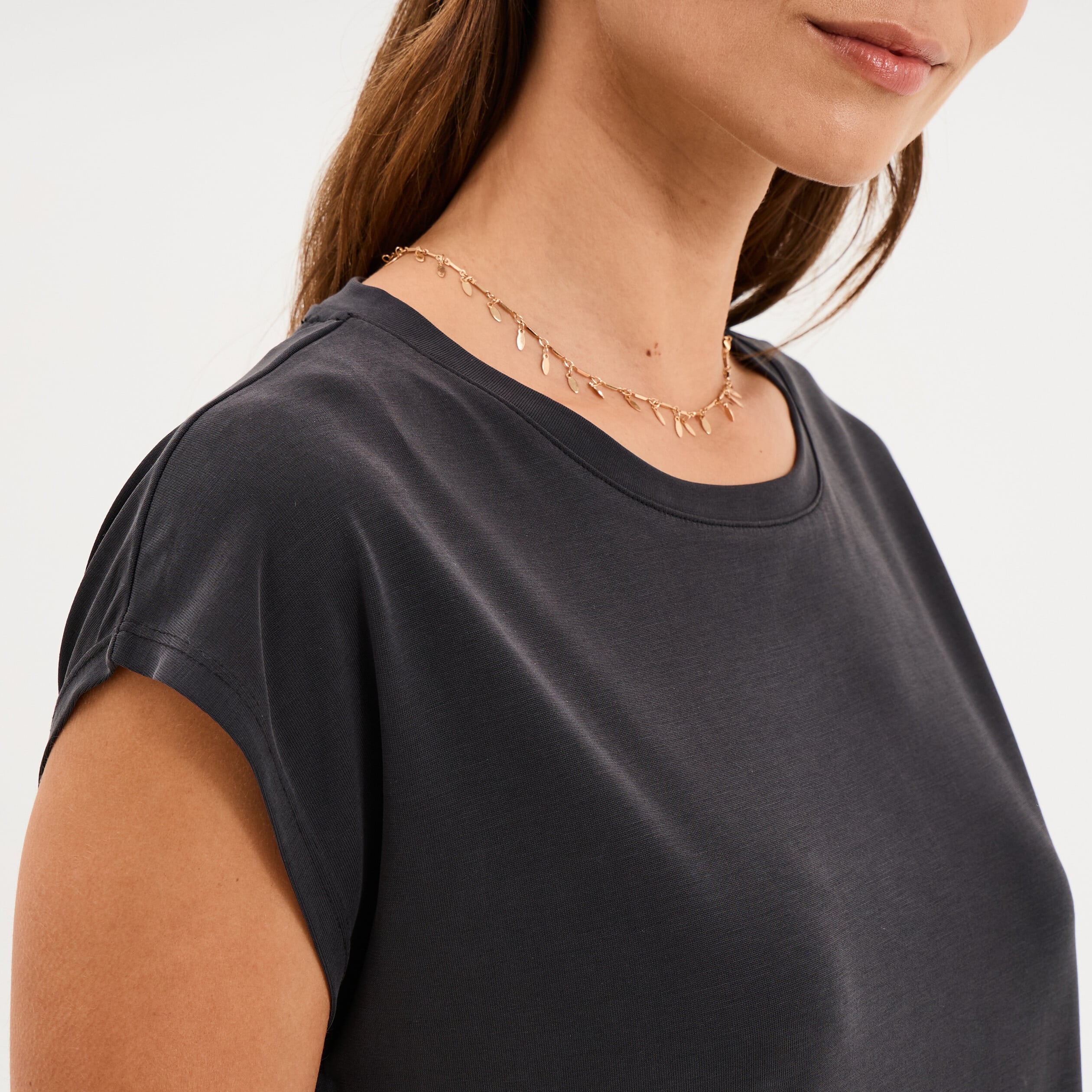 T-shirt manches courtes coupe droite noir femme