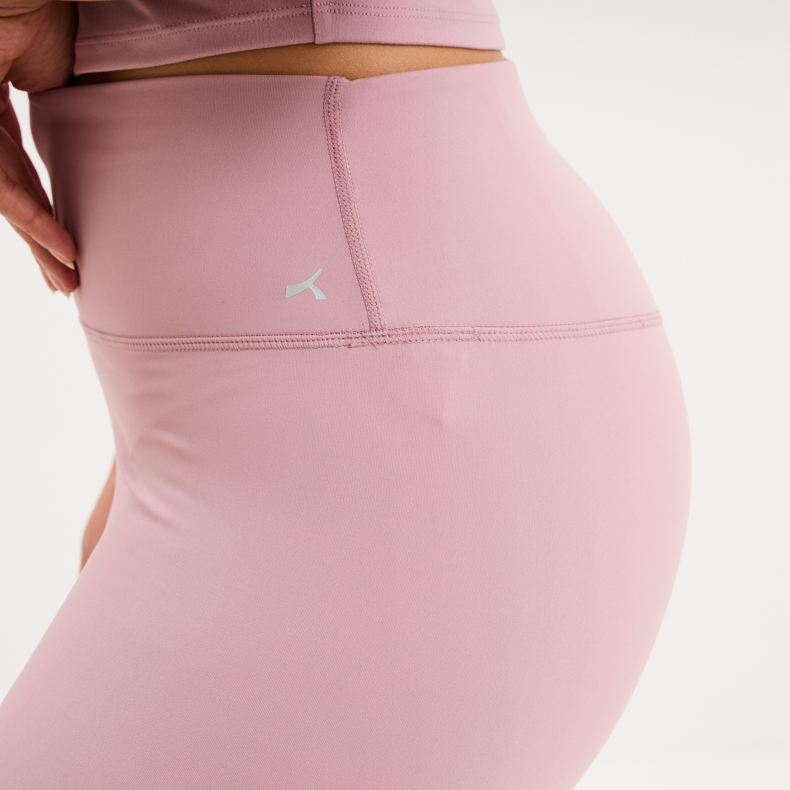 Short cycliste de sport taille haute mauve femme