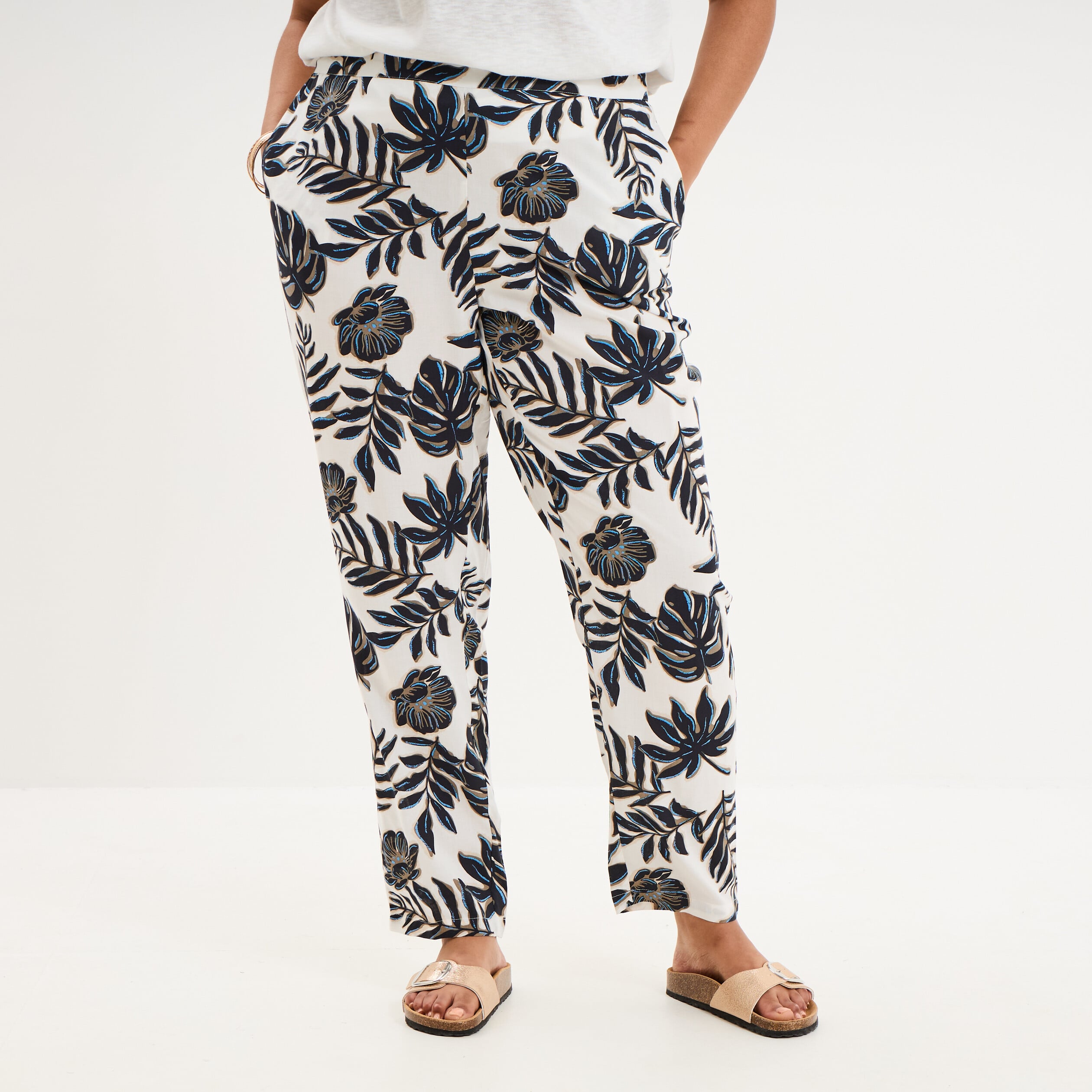 Pantalon carotte fluide ecru femme grande taille