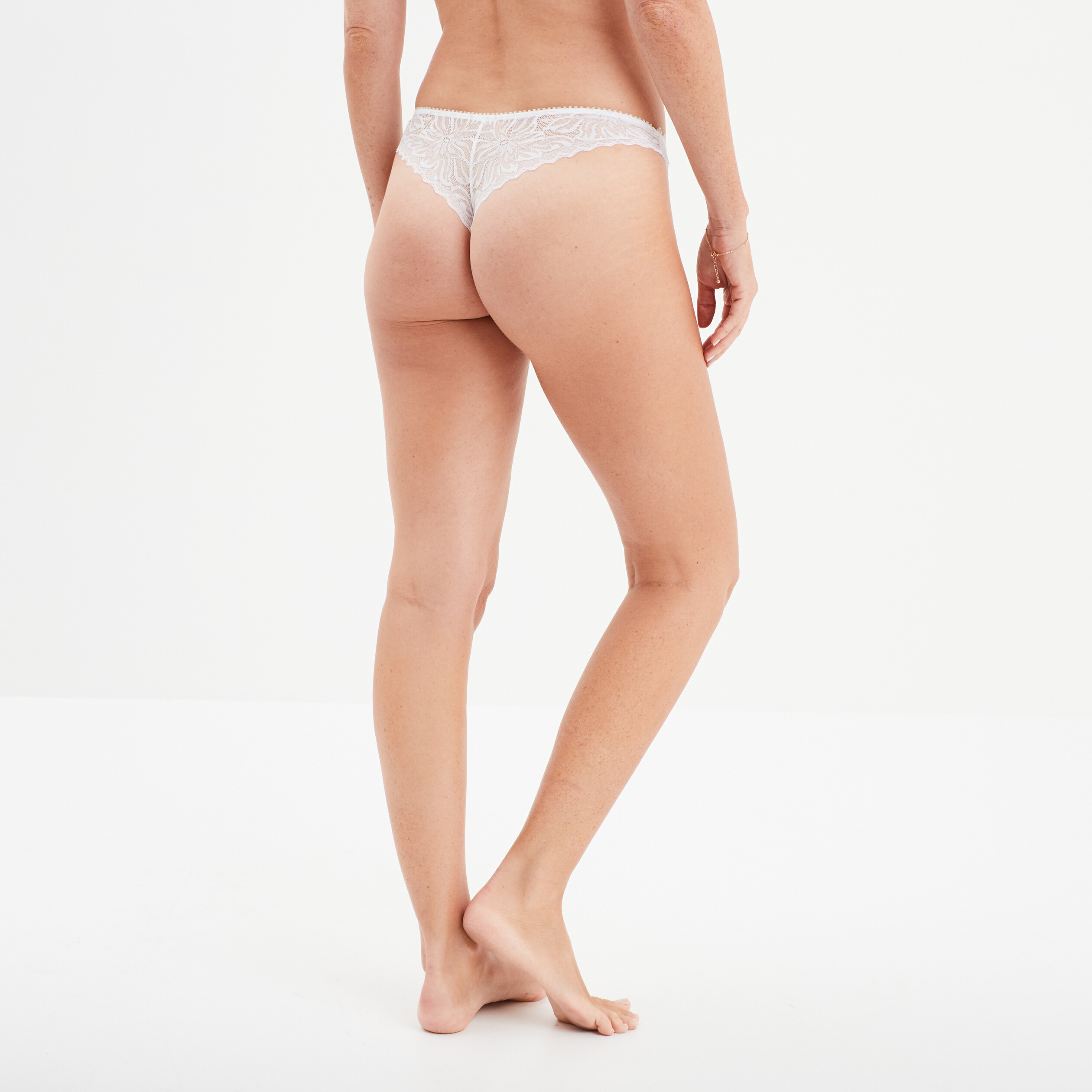 tanga en dentelle mosquitos blanc femme Tanga en dentelle Mosquitos blanc femme