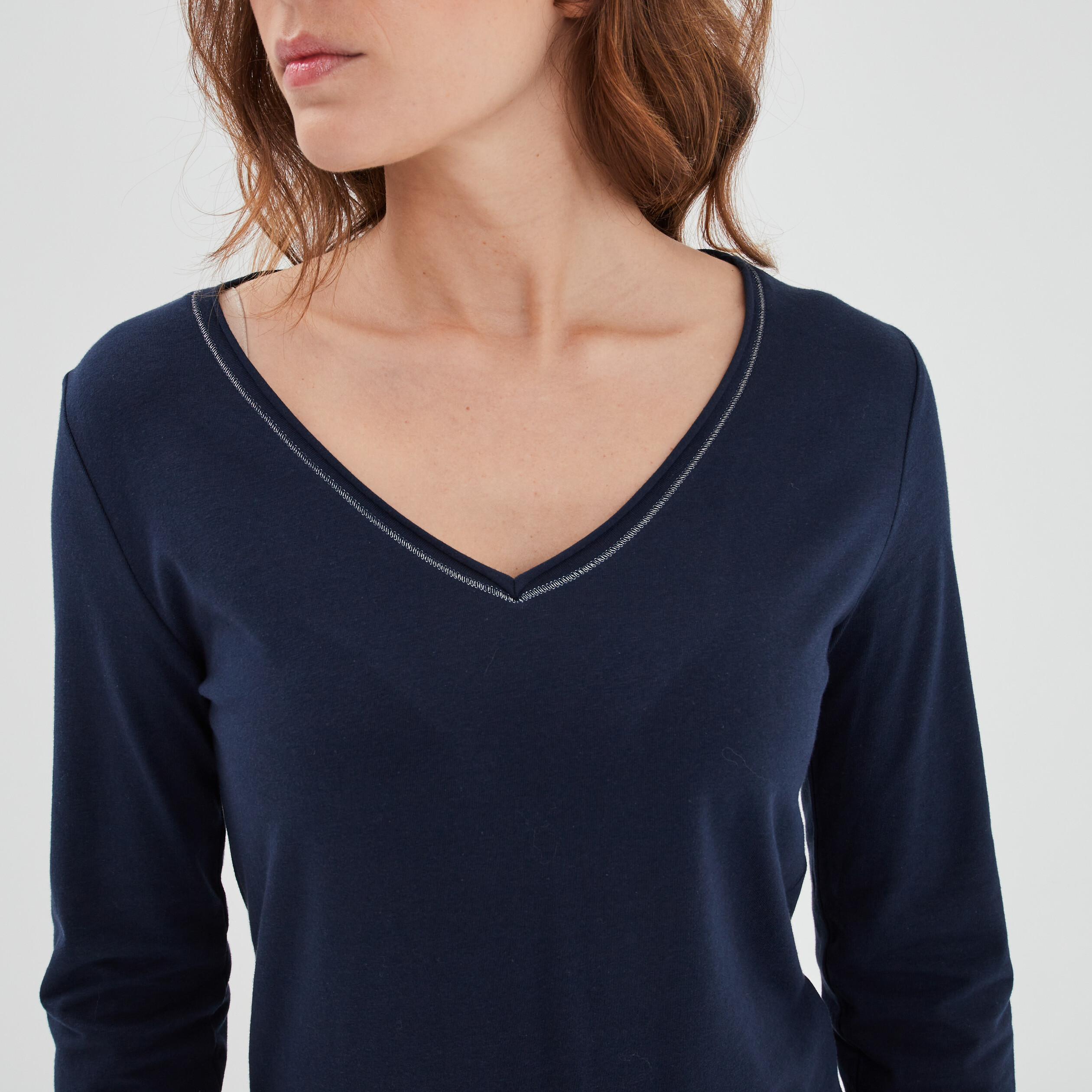 https://www.lahalle.com/on/demandware.static/-/Sites-lahalle_master/default/dwf403a3a3/t-shirt-manches-longues-bleu-marine-femme-vue3-36165600258652897.jpg