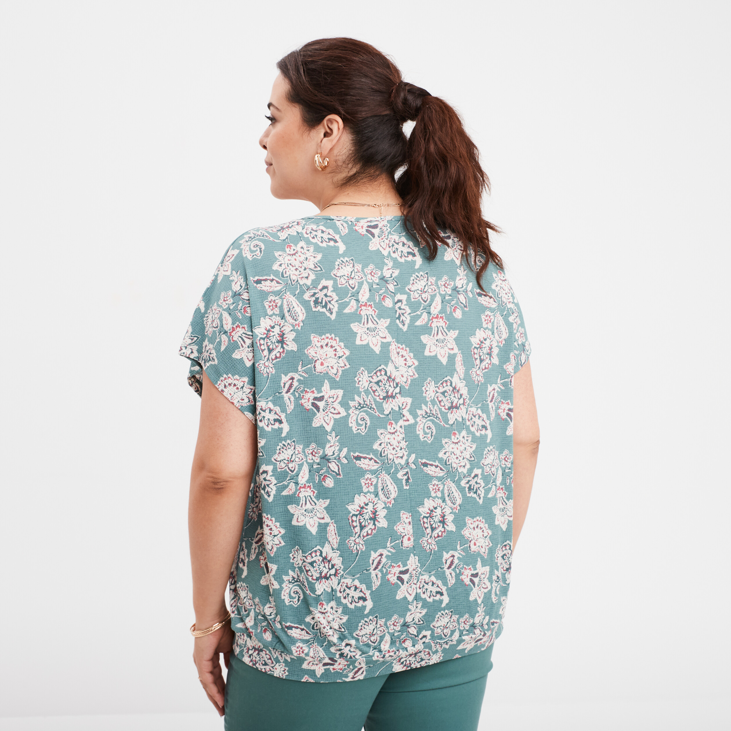 t shirt col en v manches courtes bleu gris femmegt T-shirt col en V manches courtes bleu gris femme grande taille