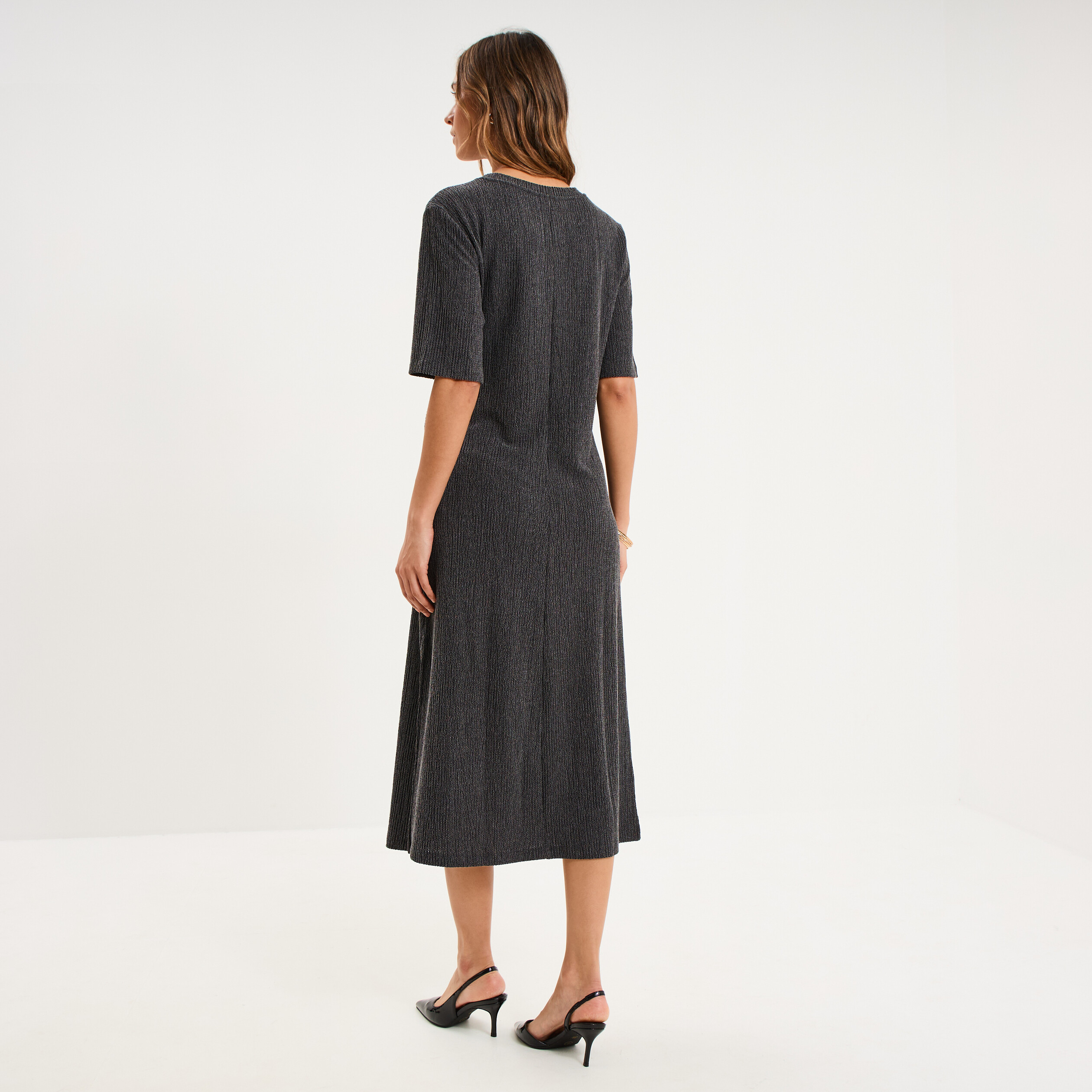 Robe longue gaufr&eacute;e noeud c&ocirc;t&eacute; gris fonc&eacute; femme