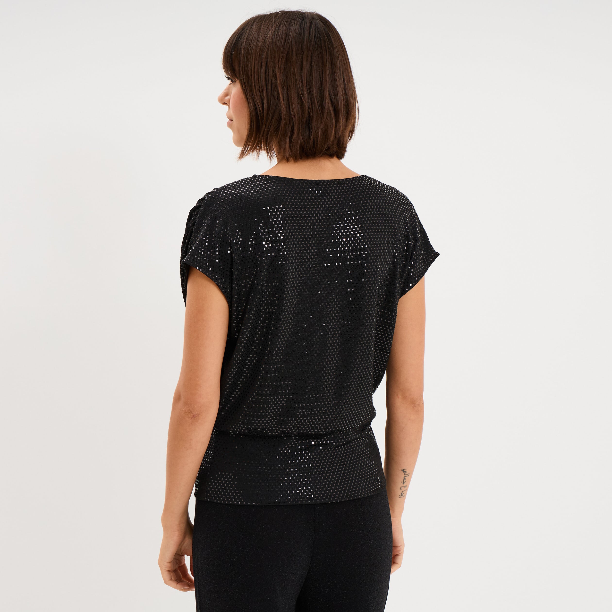T-shirt &agrave; paillettes col cache-coeur noir femme