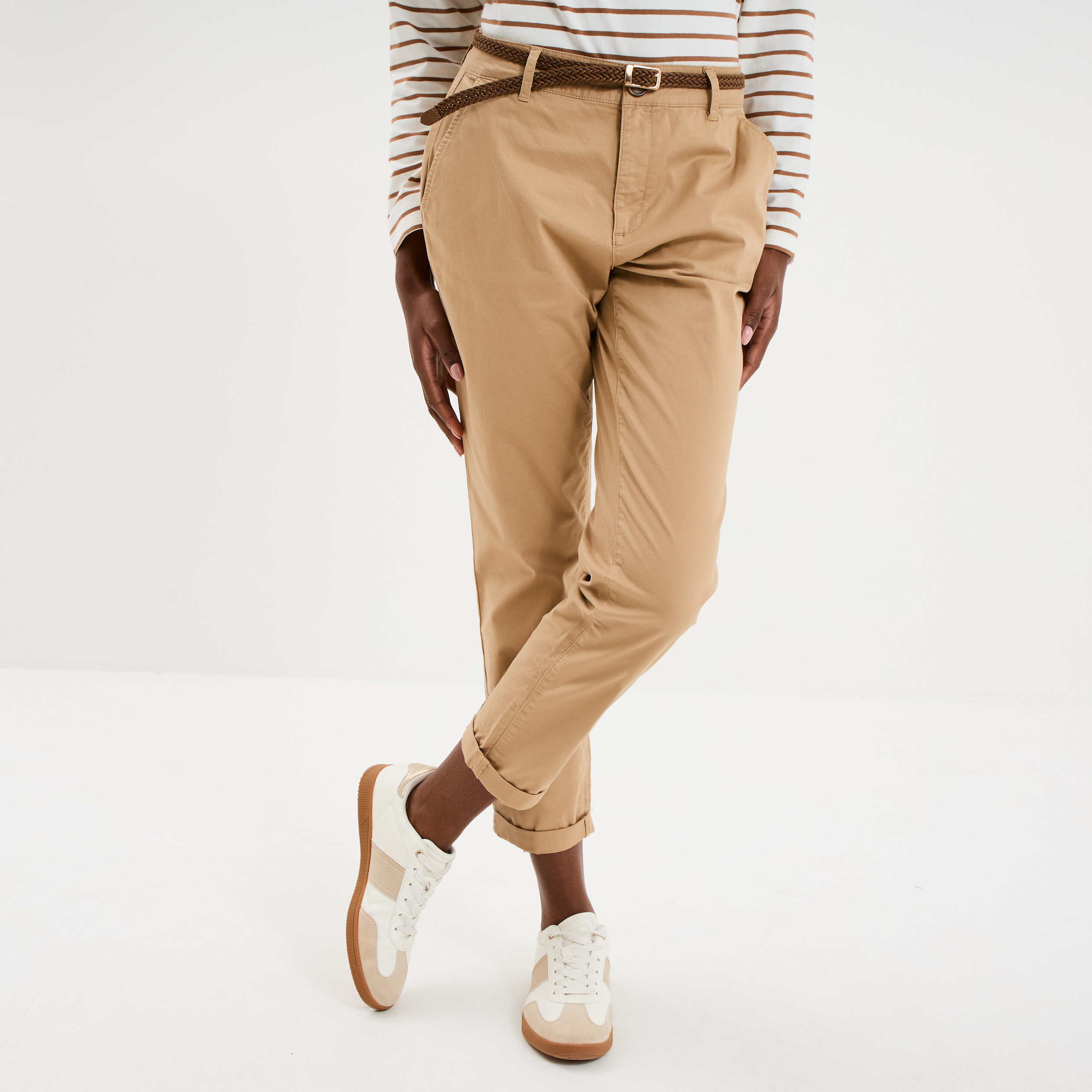 Pantalon chino 7/8&egrave;me ceinture tress&eacute;e beige femme