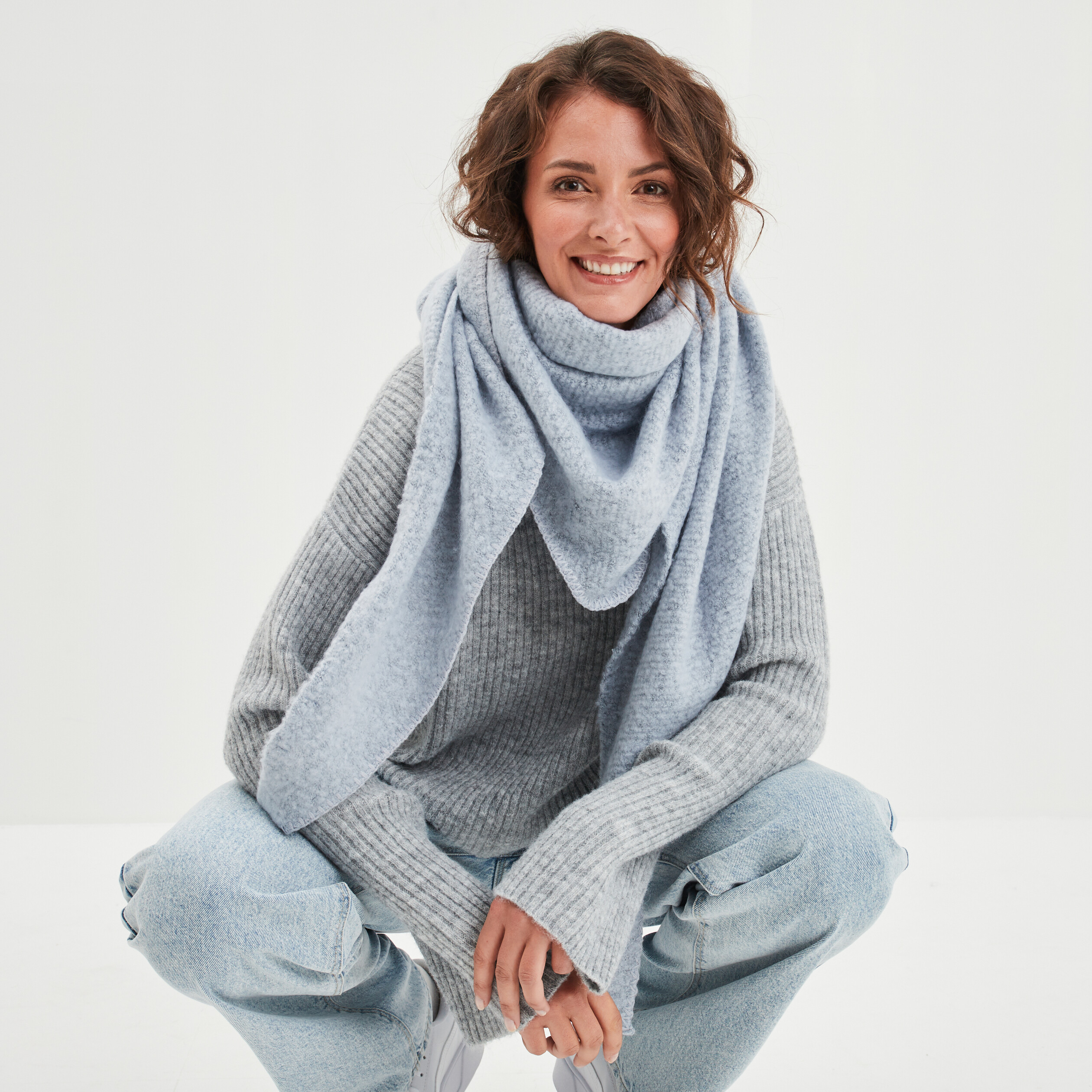 echarpe triangle bleu clair femme Écharpe triangle bleu clair femme