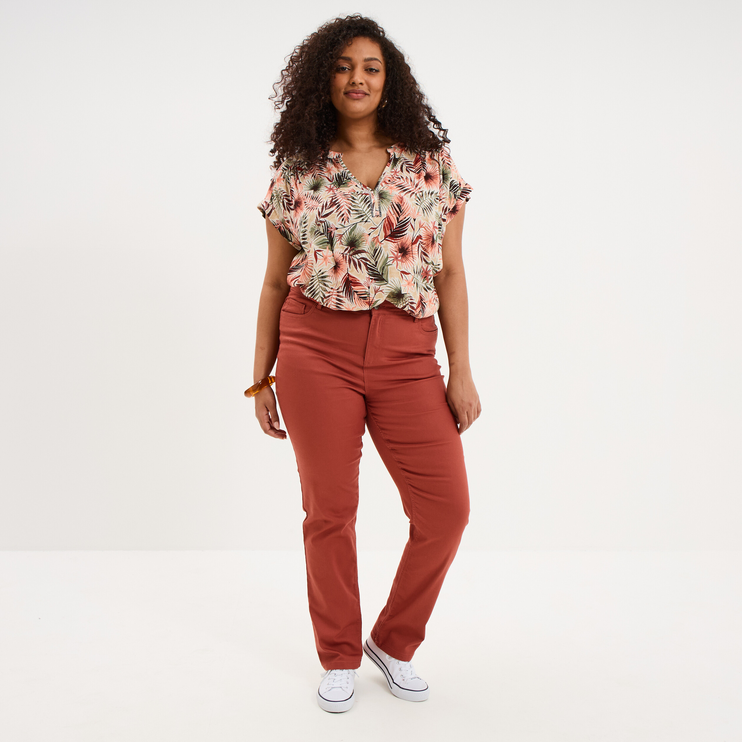 Blouse col en V manches courtes beige femme grande taille