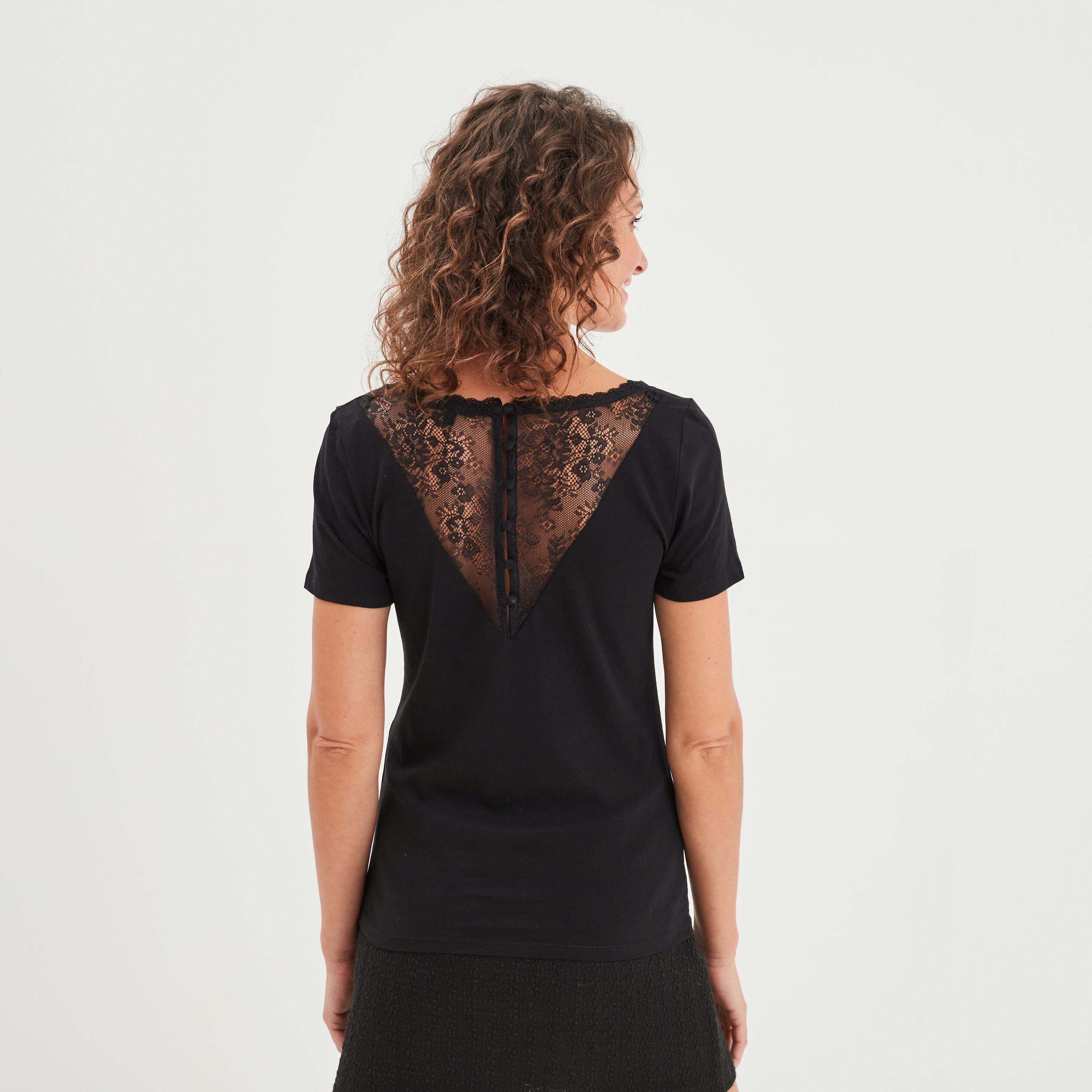 T-shirt dos dentelle boutonné col en V noir femme