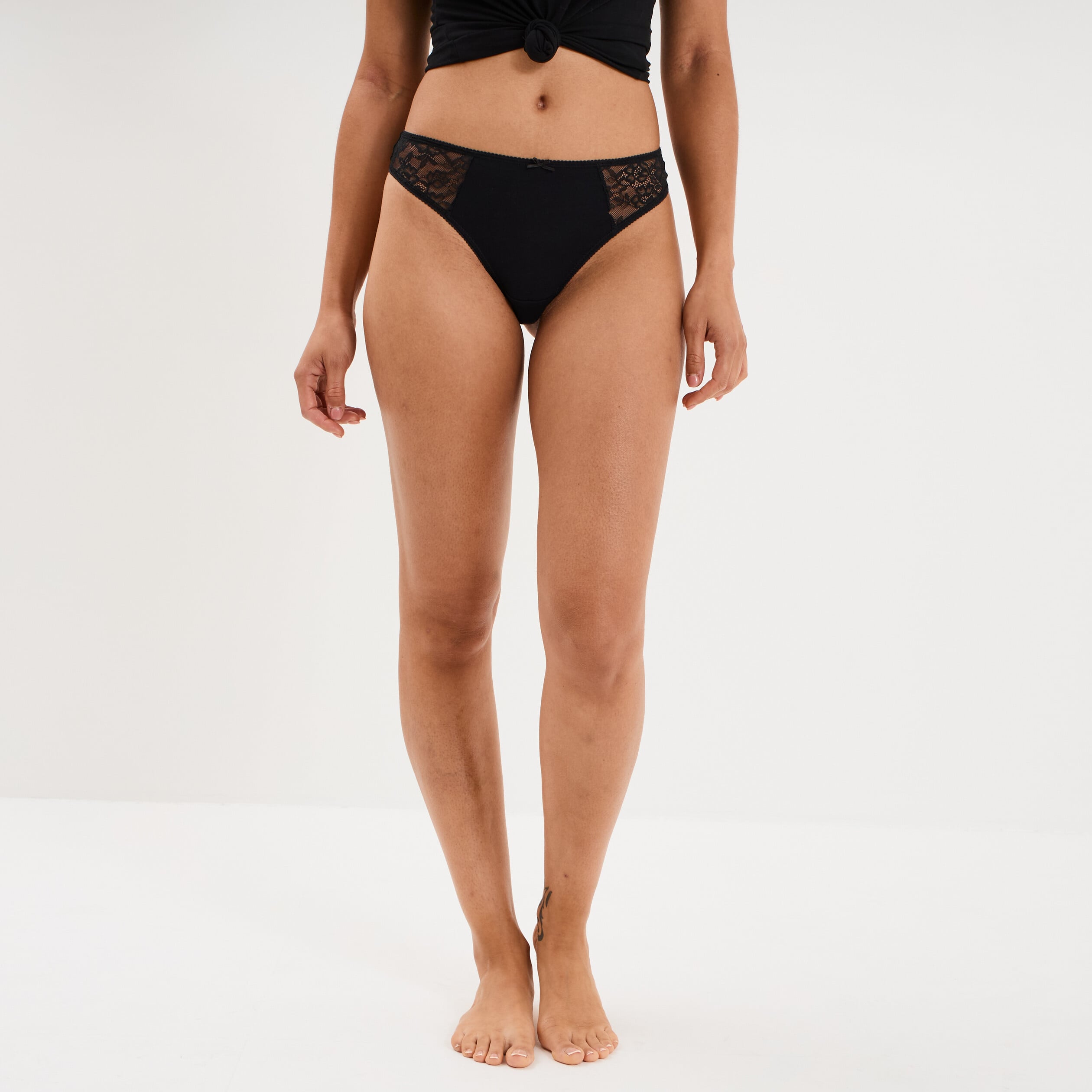 String coton majoritaire noir femme