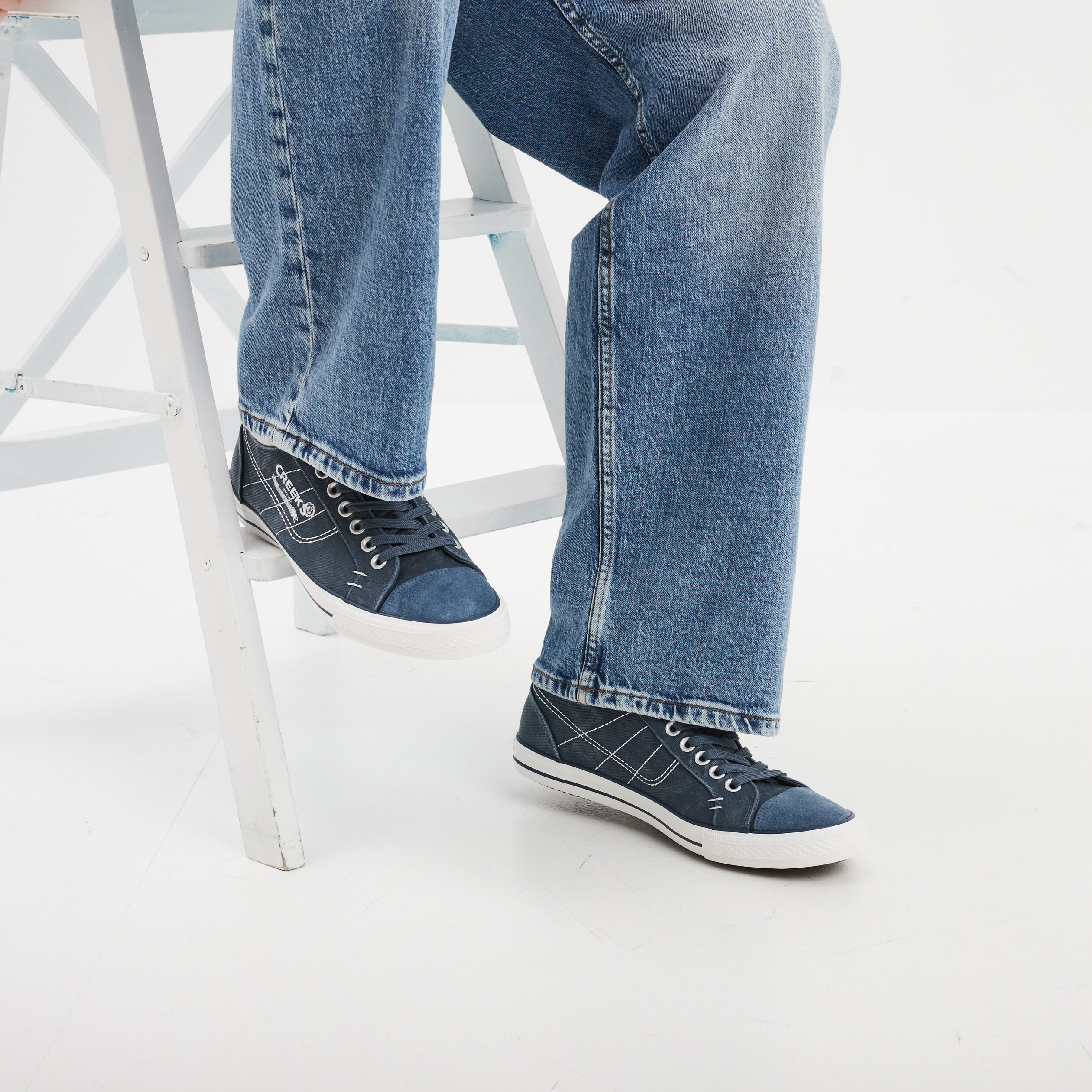 Tennis basses en toile &agrave; lacets bleu homme