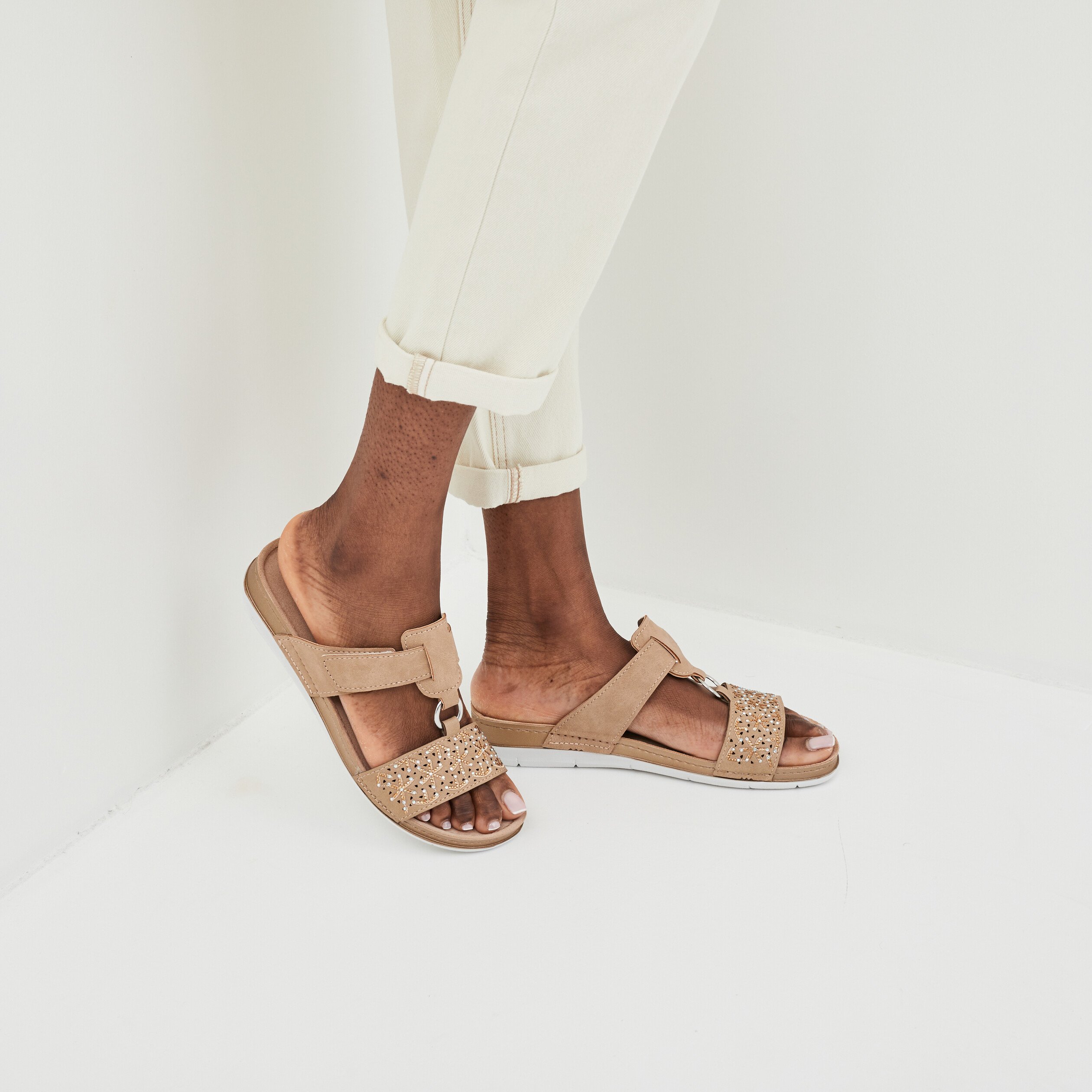 mules compensees en cuir confortissimo sable femme Mules compensées en cuir Confortissimo sable femme