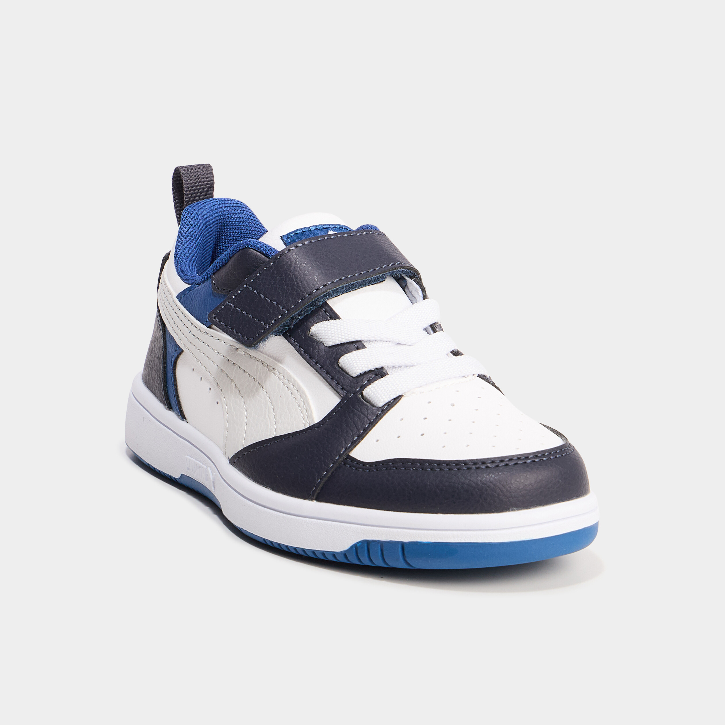 tennis basses a lacets puma v6 bleu fonce garcon Tennis basses à lacets Puma V6 bleu foncé garçon