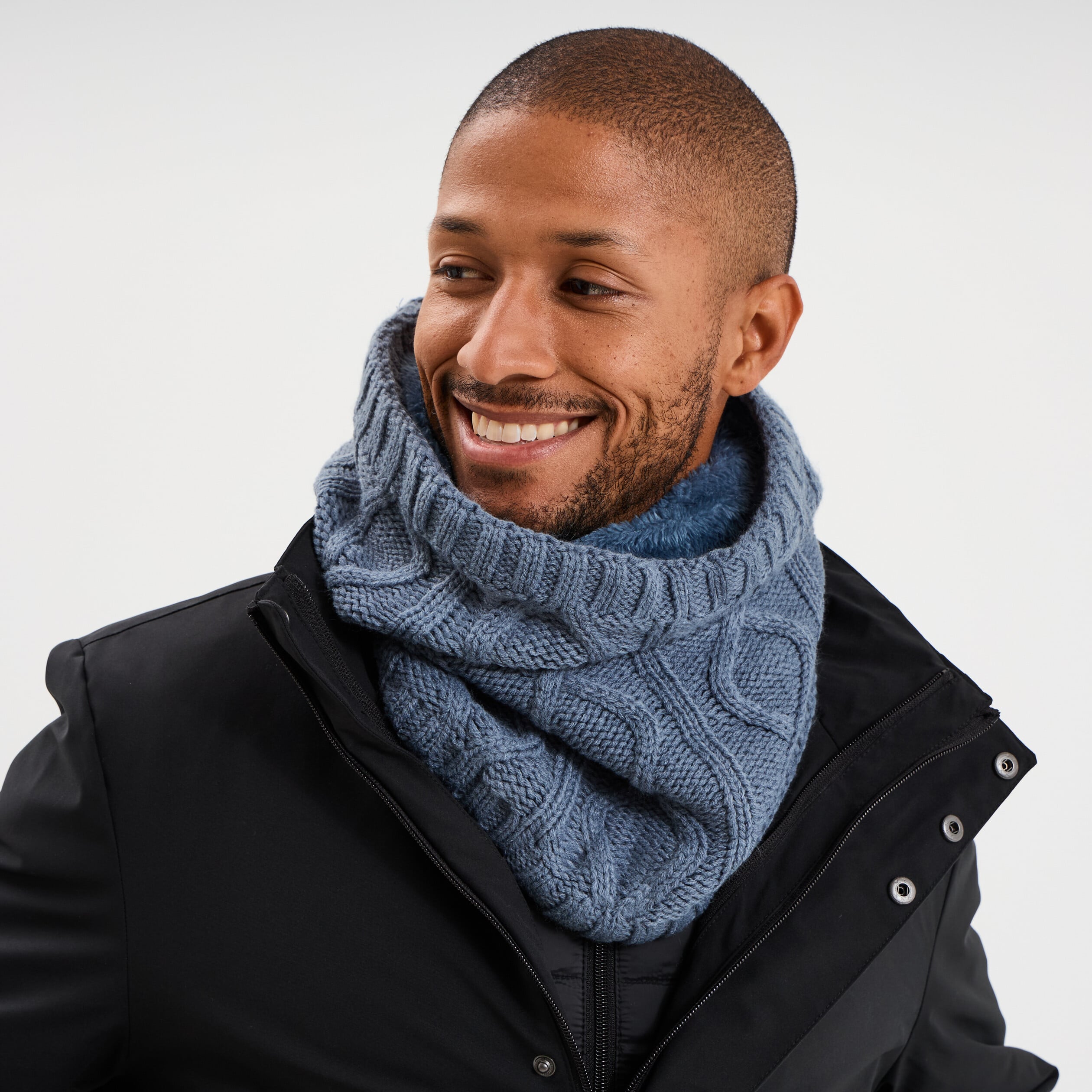 Tour de cou &agrave; torsades doubl&eacute; bleu homme