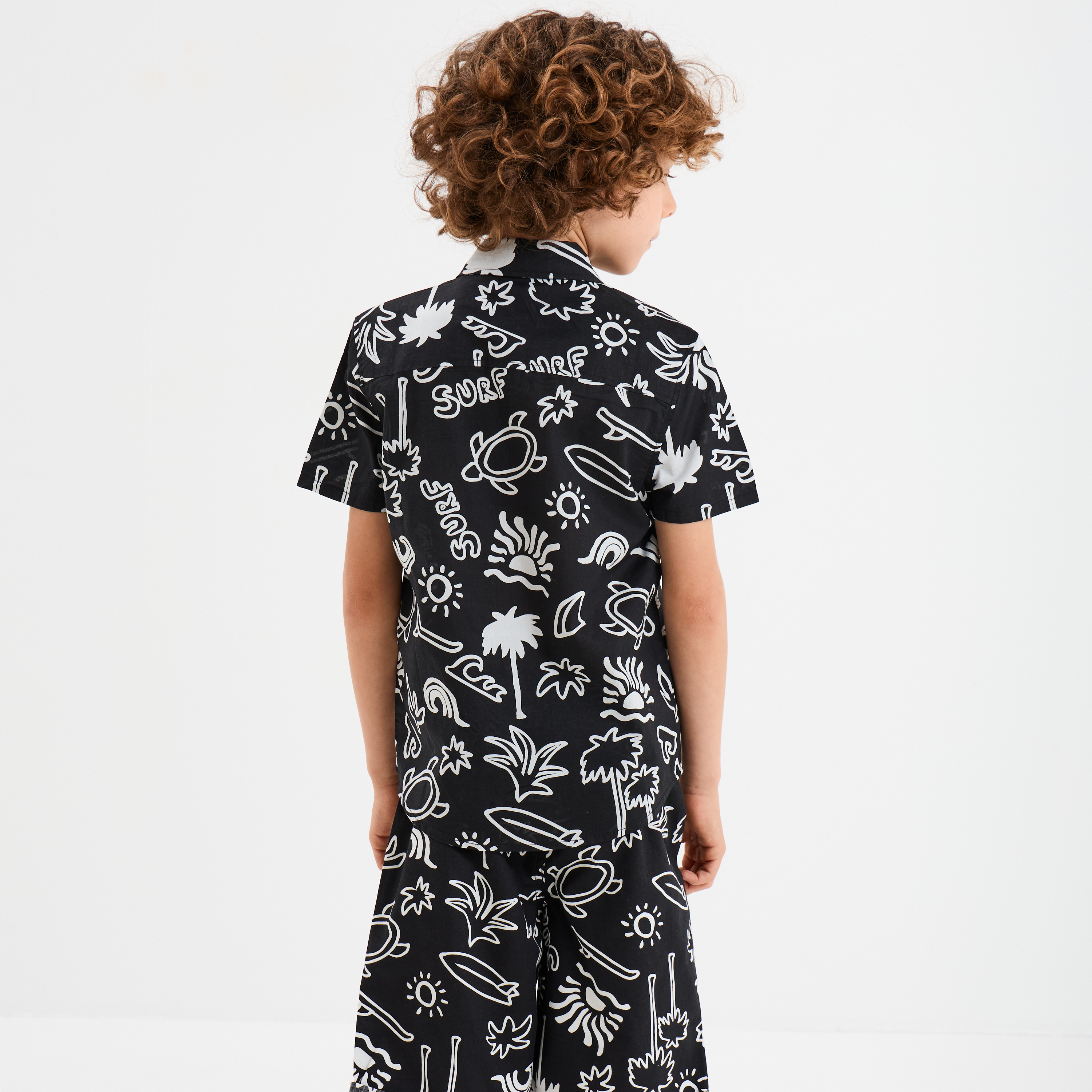 Chemise manches courtes noir gar&ccedil;on