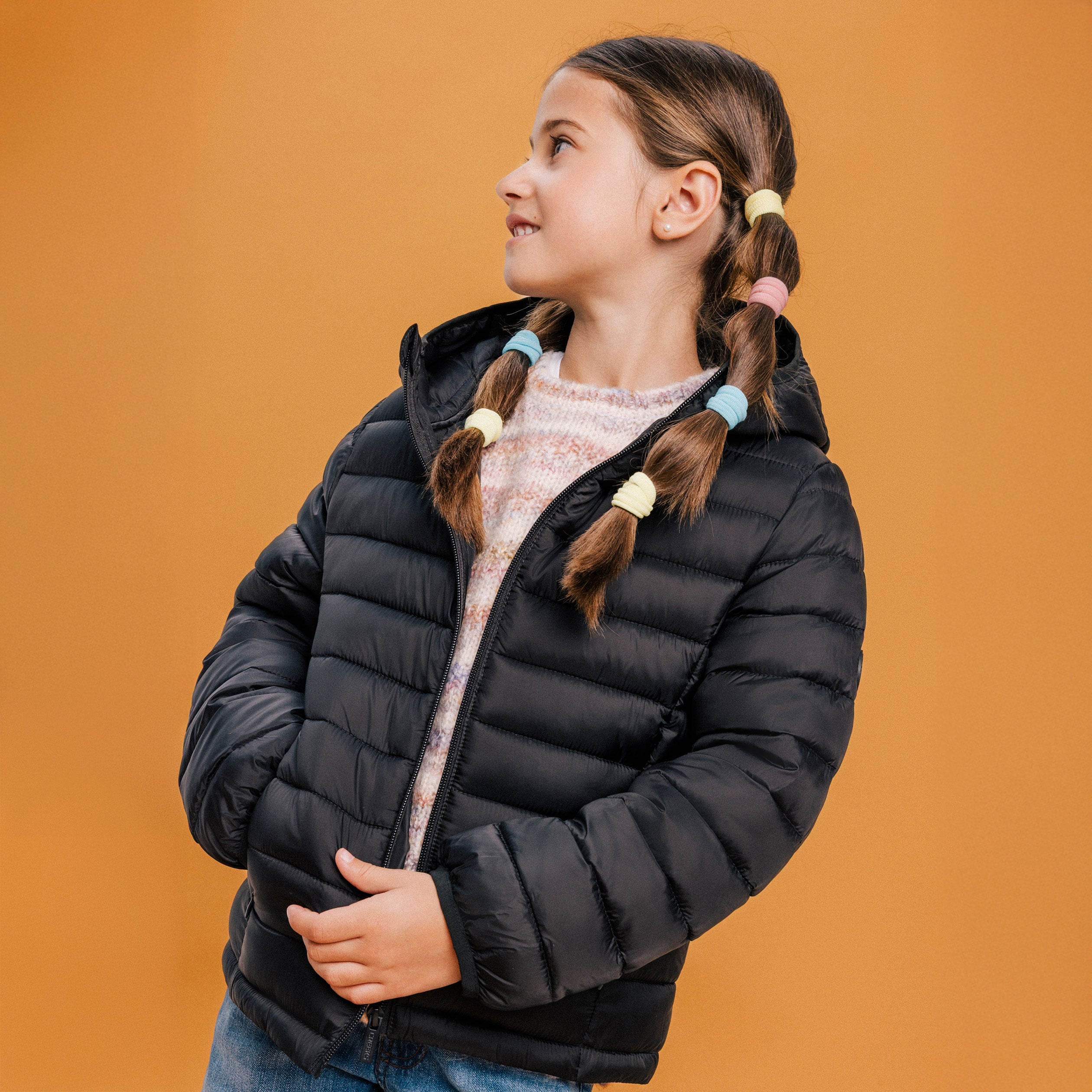 Doudoune l&eacute;g&egrave;re &agrave; capuche imperm&eacute;able noir fille