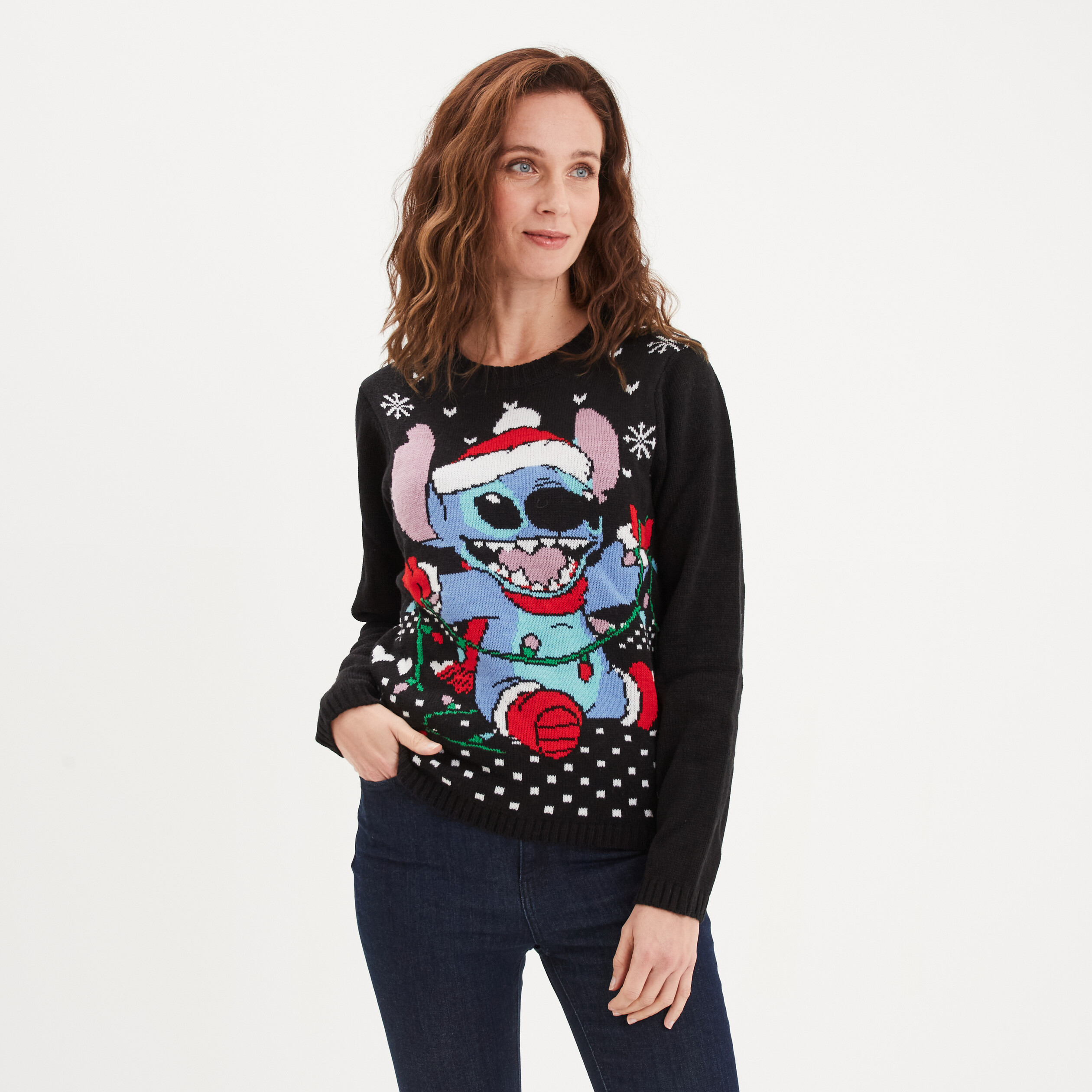pull de noel col rond stitch noir femme Pull de Noël col rond Stitch noir femme