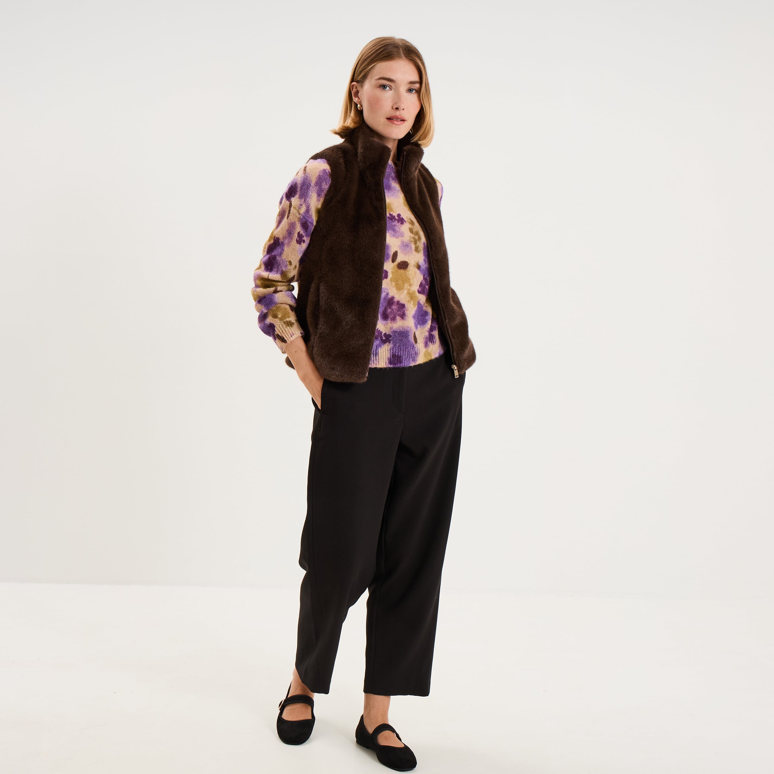 Gilet fausse fourrure col montant zipp&eacute; marron fonc&eacute; femme