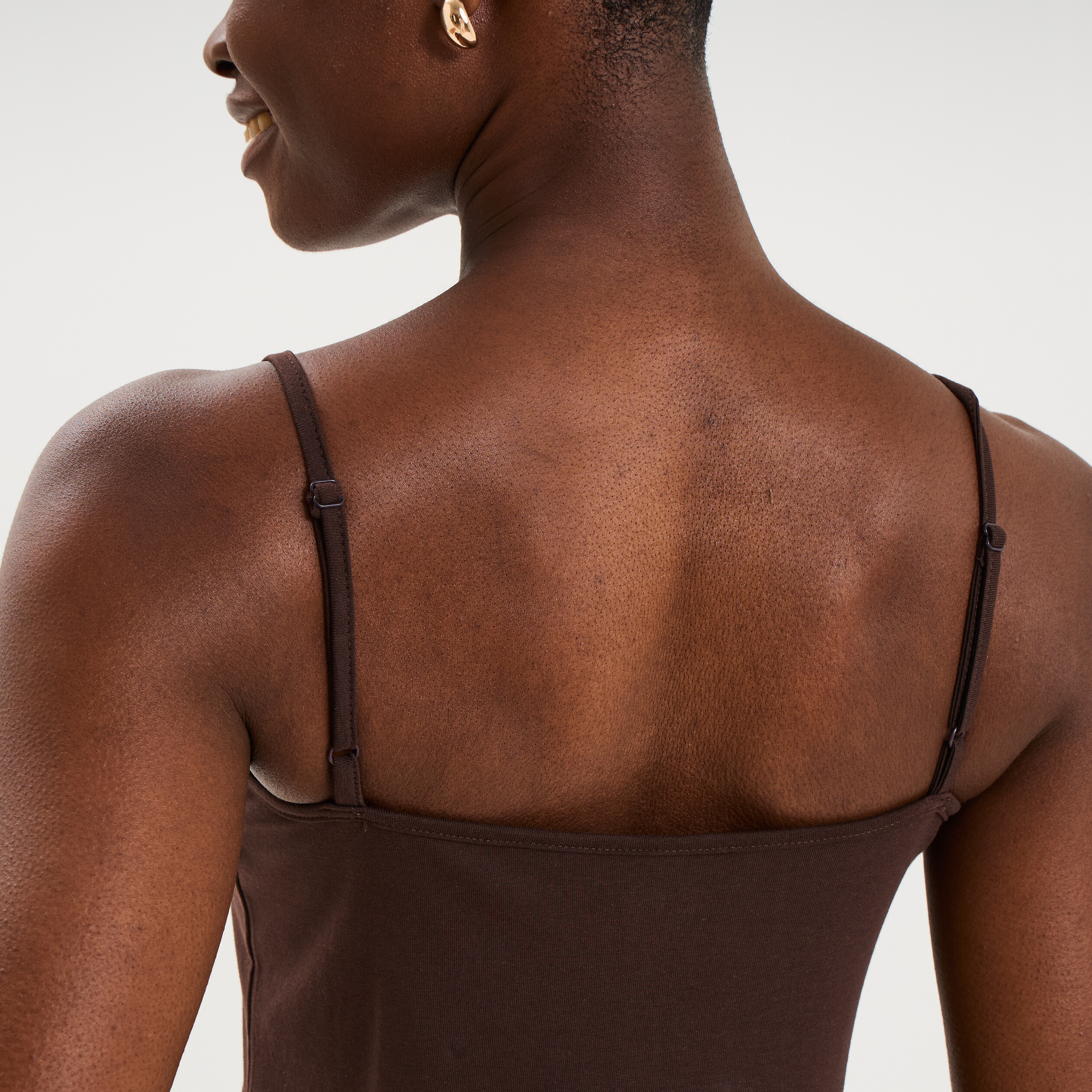 D&eacute;bardeur coton bretelles r&eacute;glables marron fonc&eacute; femme