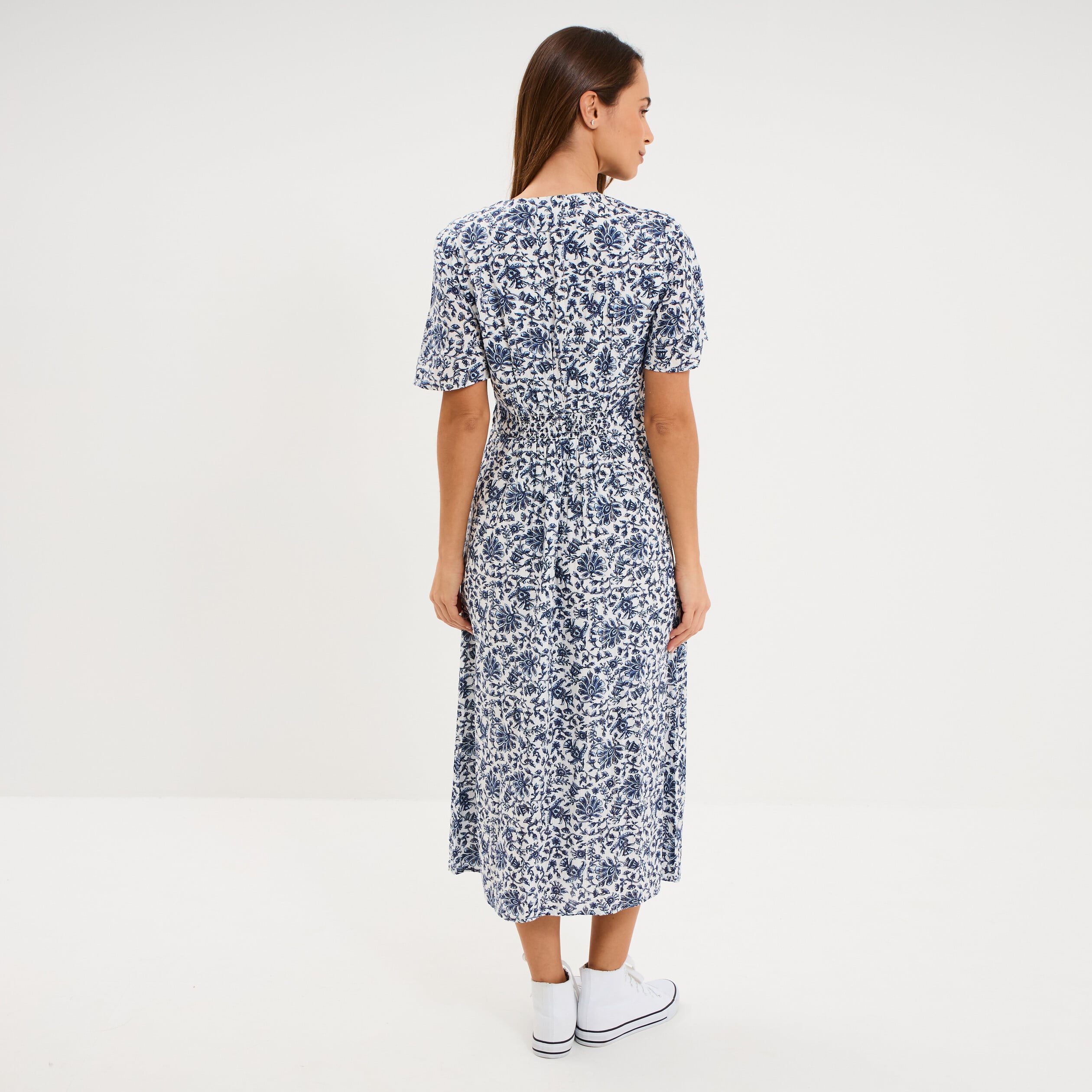 Robe longue empire taille smock&eacute;e blanc femme