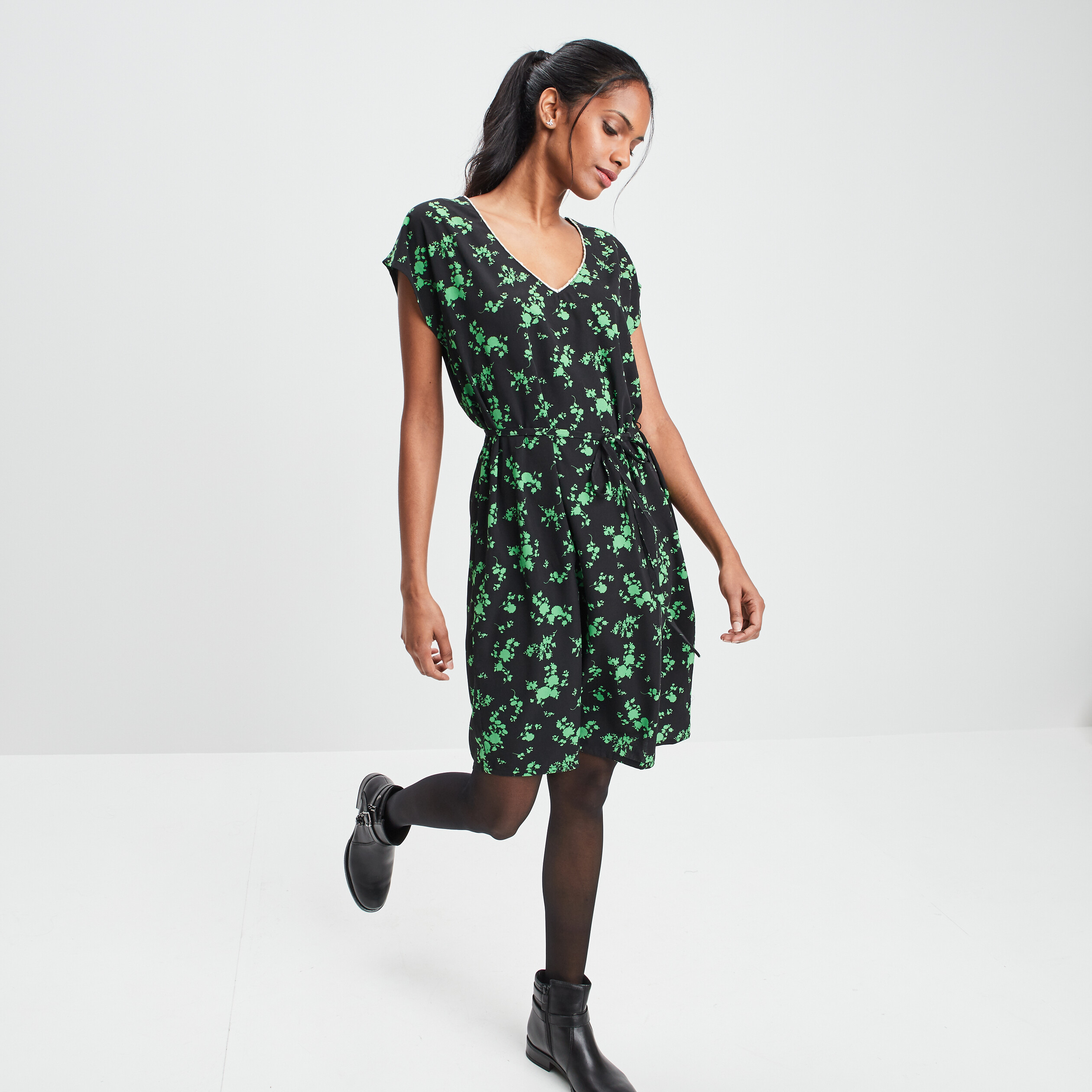 robe fluide ceinturee noir femme Robe fluide ceinturée noir femme