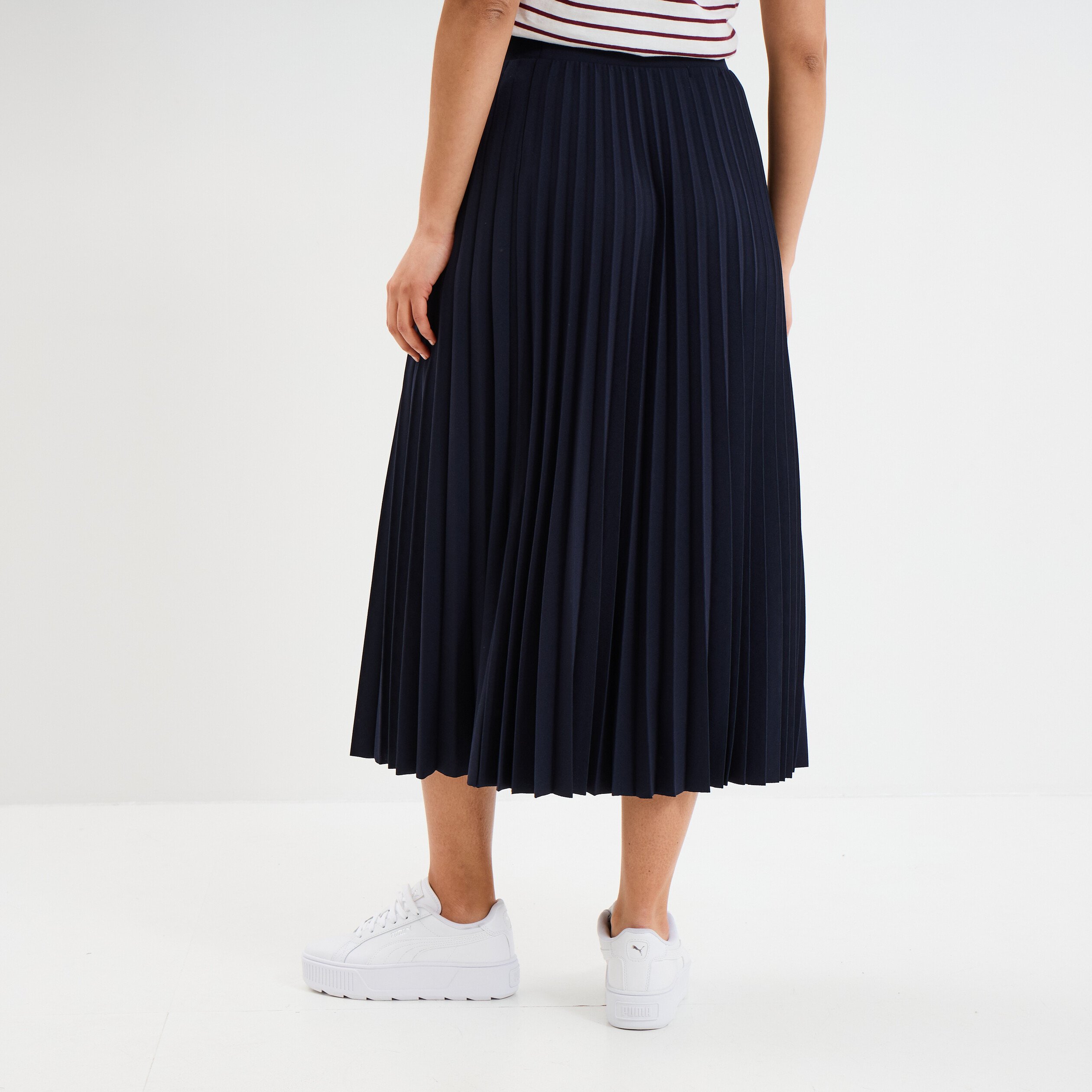 jupe midi plissee patineuse bleu fonce femme Jupe midi plissée patineuse bleu foncé femme
