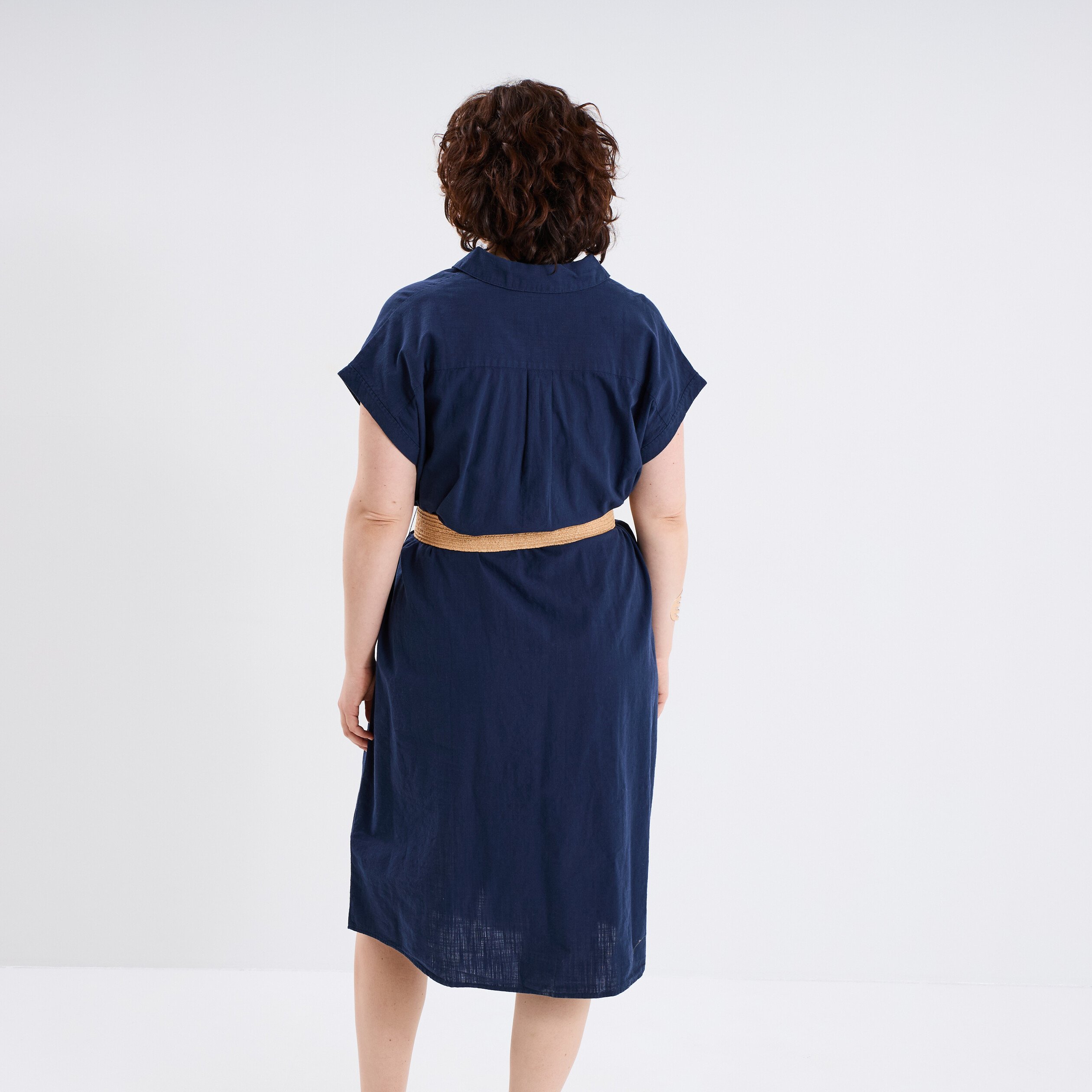 robe chemise ceinturee coton bleu fonce femmegt Robe chemise ceinturée coton bleu foncé femme grande taille