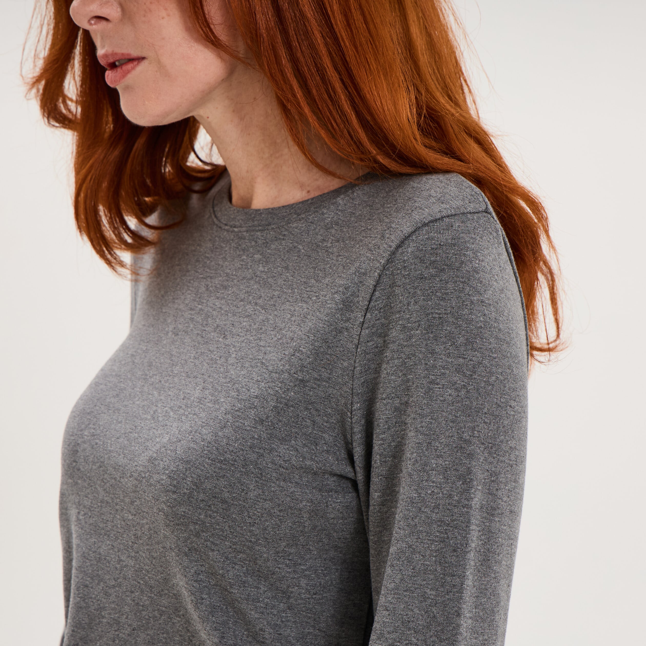 T-shirt manches longues col rond ajust&eacute; gris clair femme