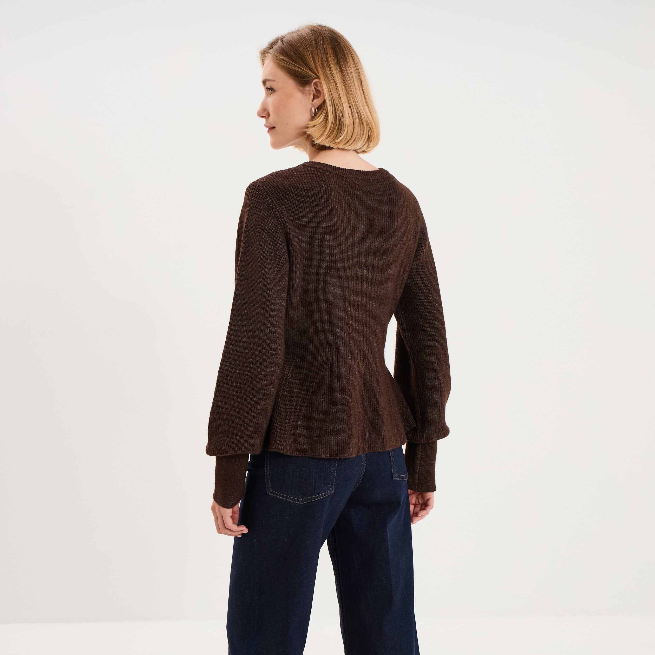 Gilet col rond boutonn&eacute; peplum marron fonc&eacute; femme