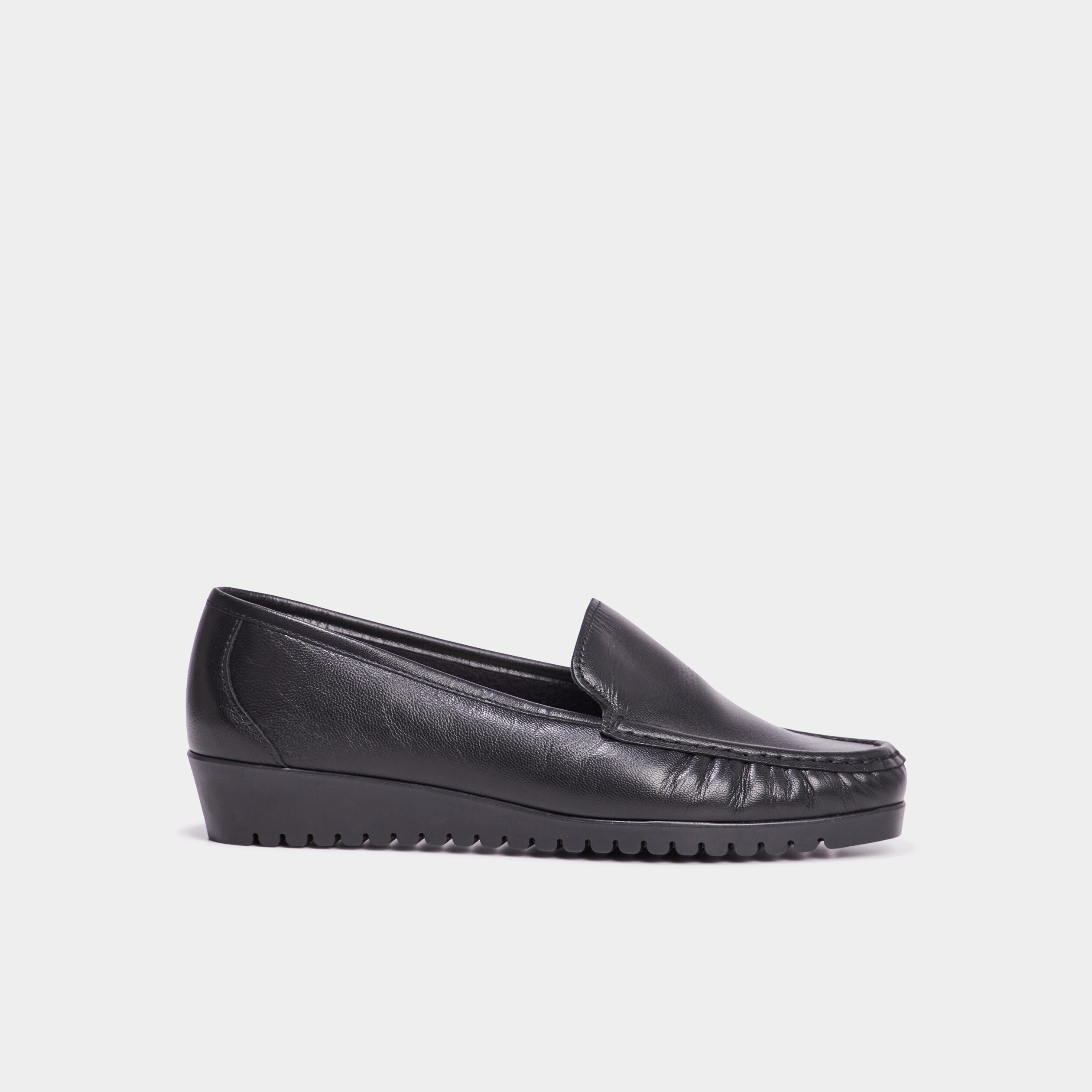 Mocassins en cuir compensés pied large noir femme