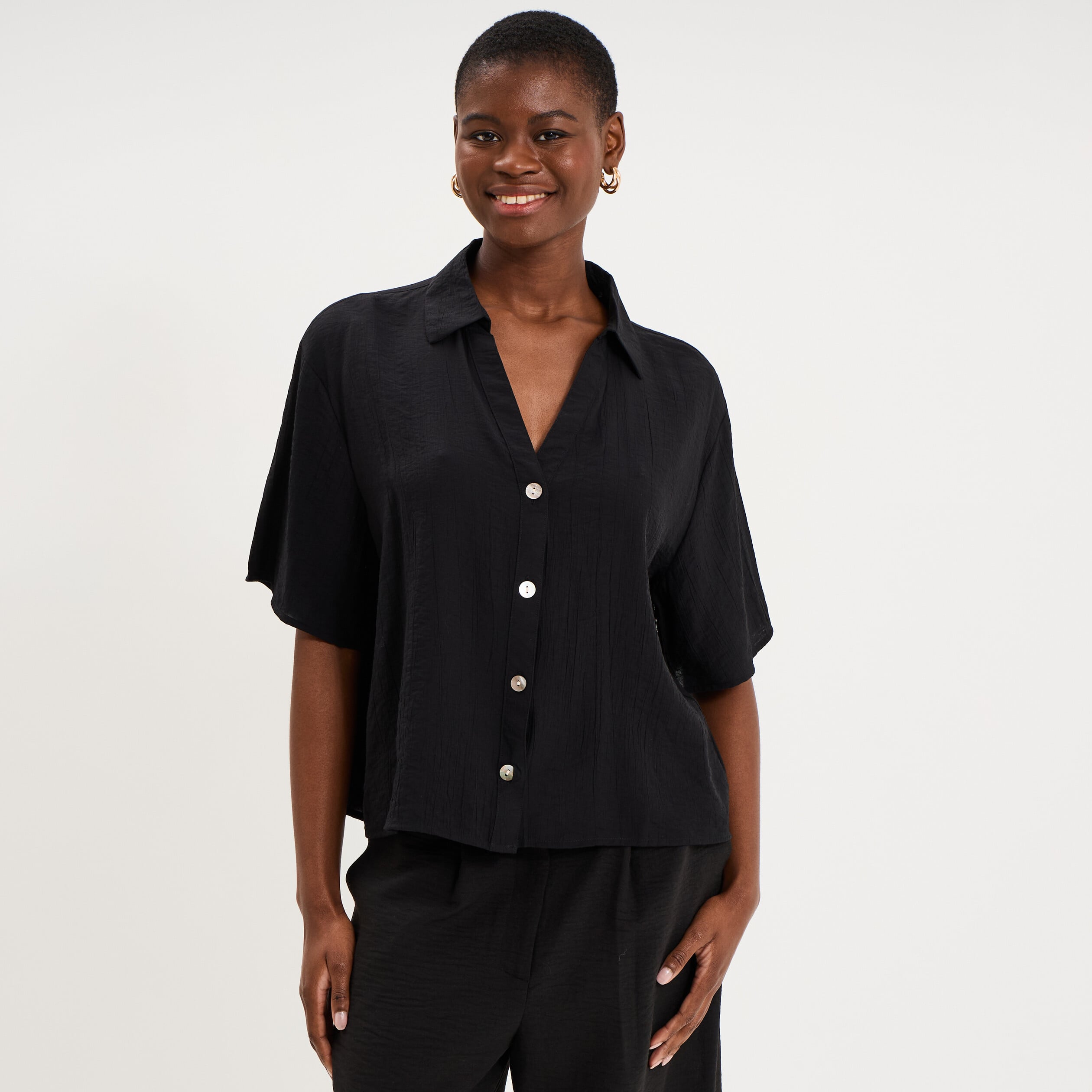 Chemise dos smock&eacute; manches courtes noir femme