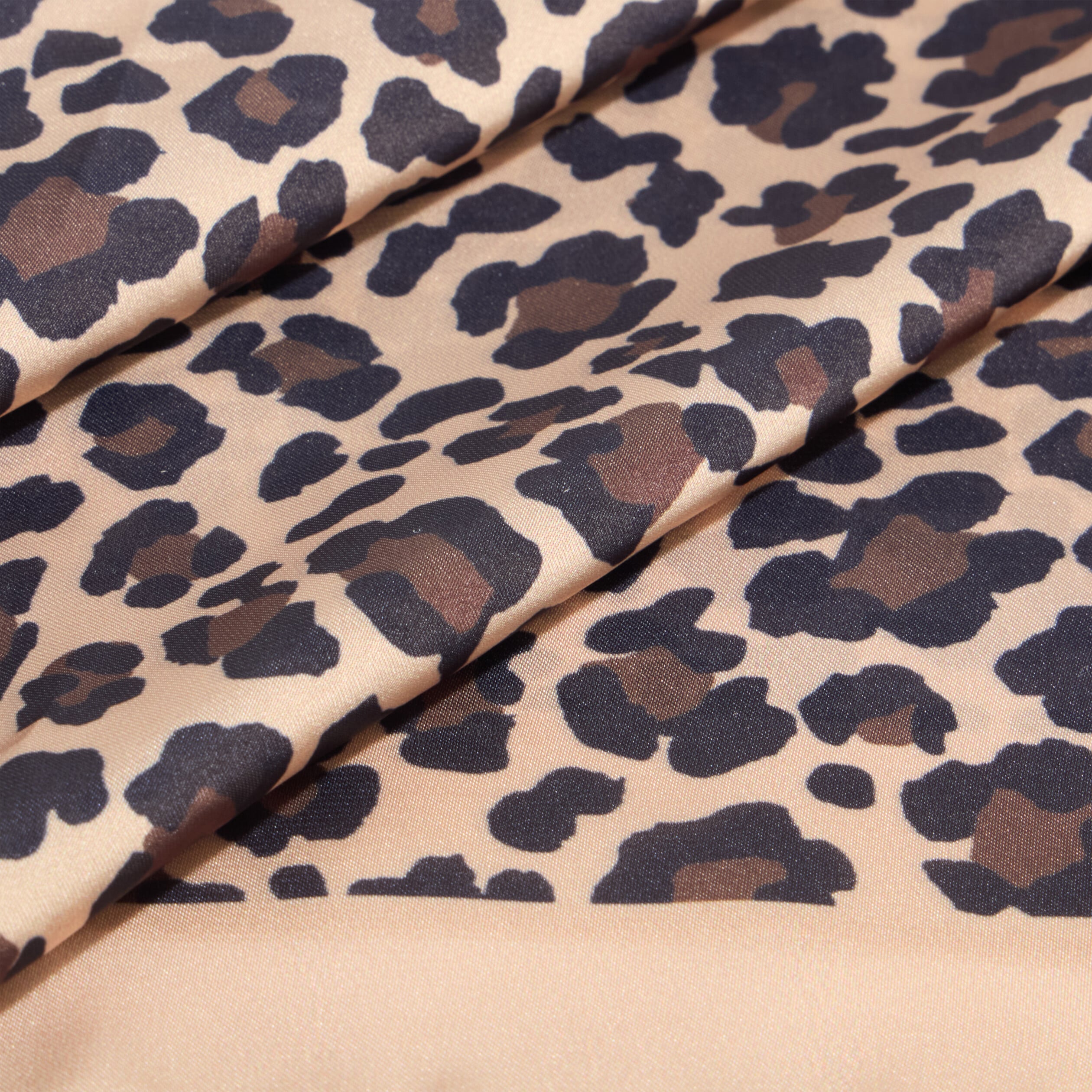Foulard carr&eacute; effet satin sable femme