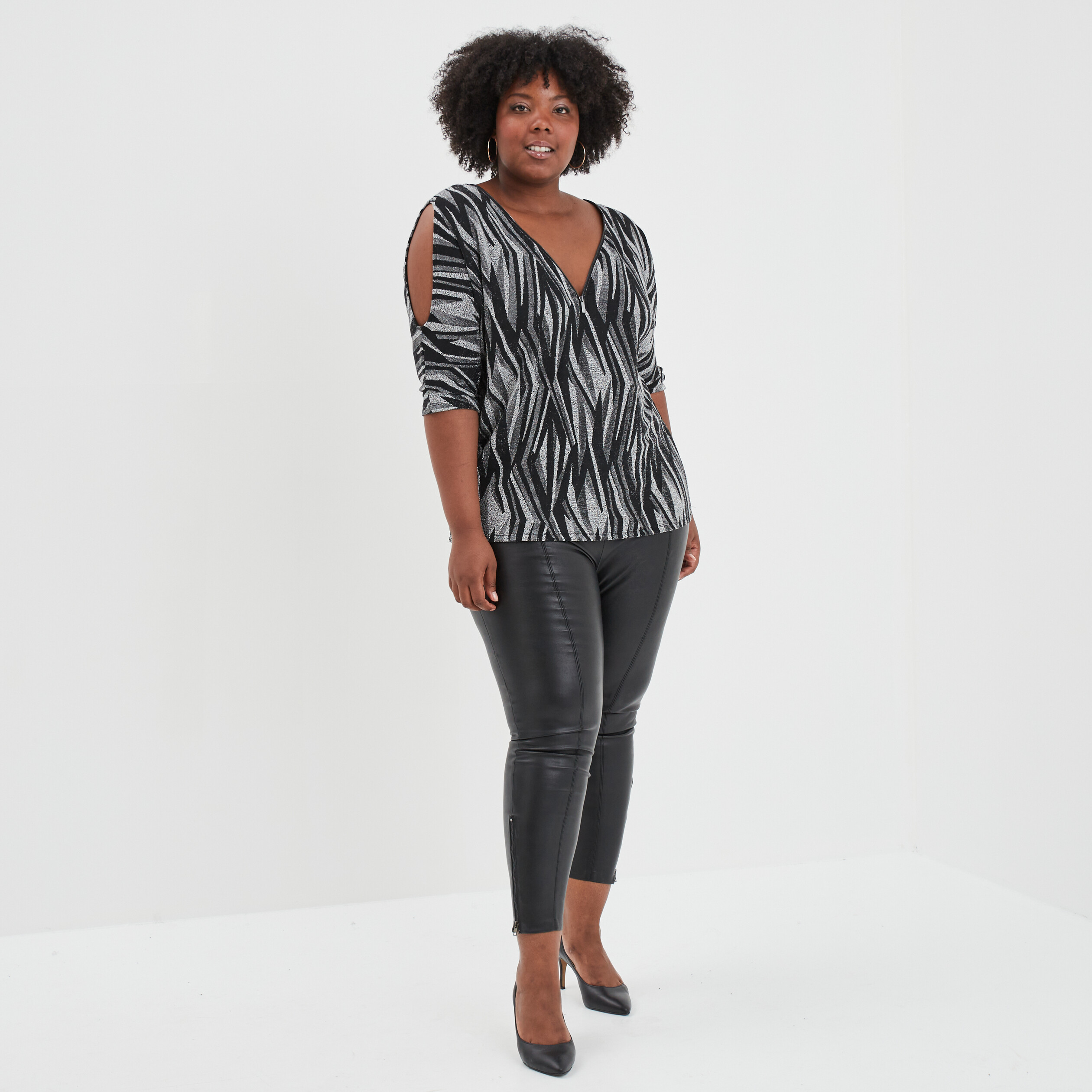 T-shirt col V avec ouvertures épaules noir femme grande taille