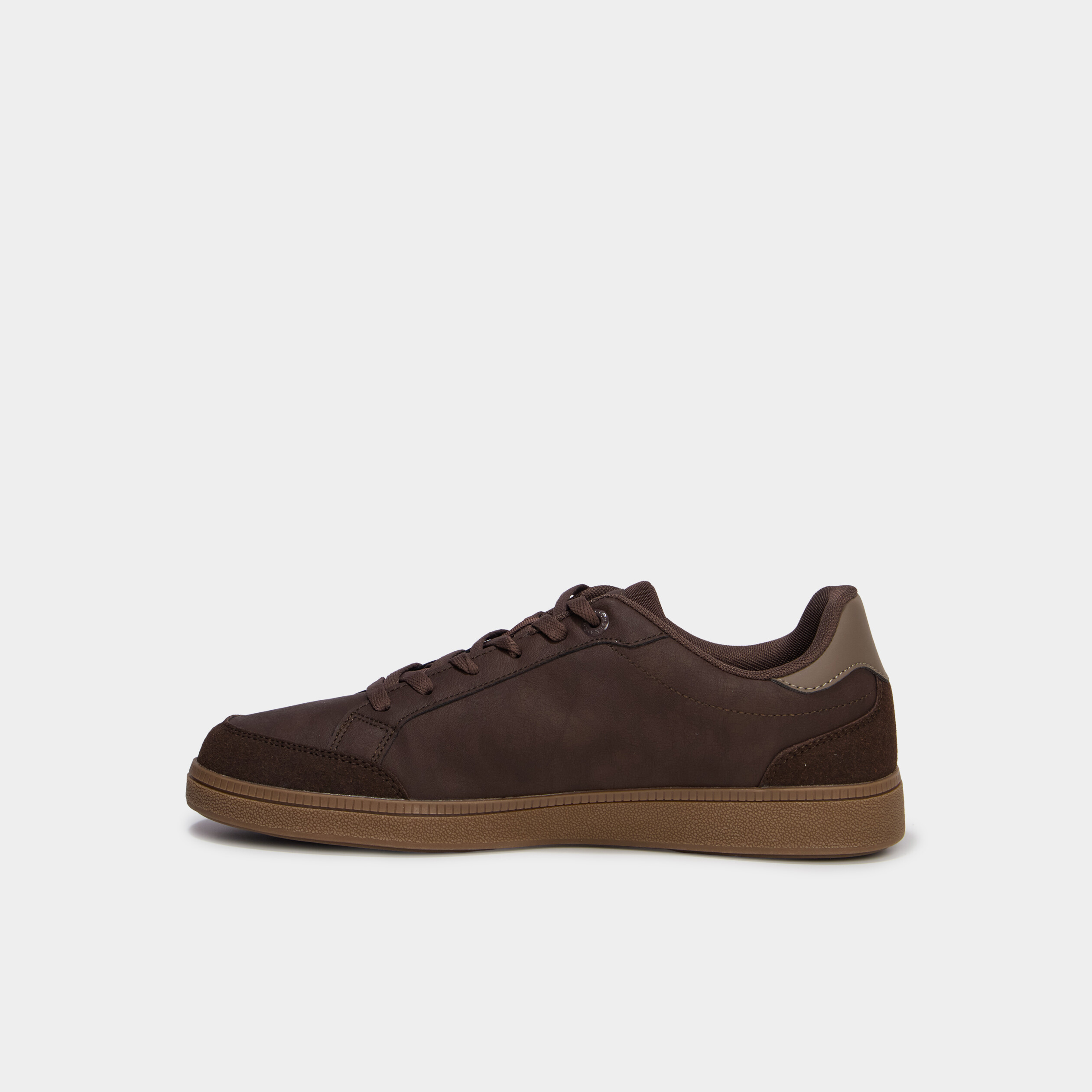 Baskets &agrave; lacets marron homme