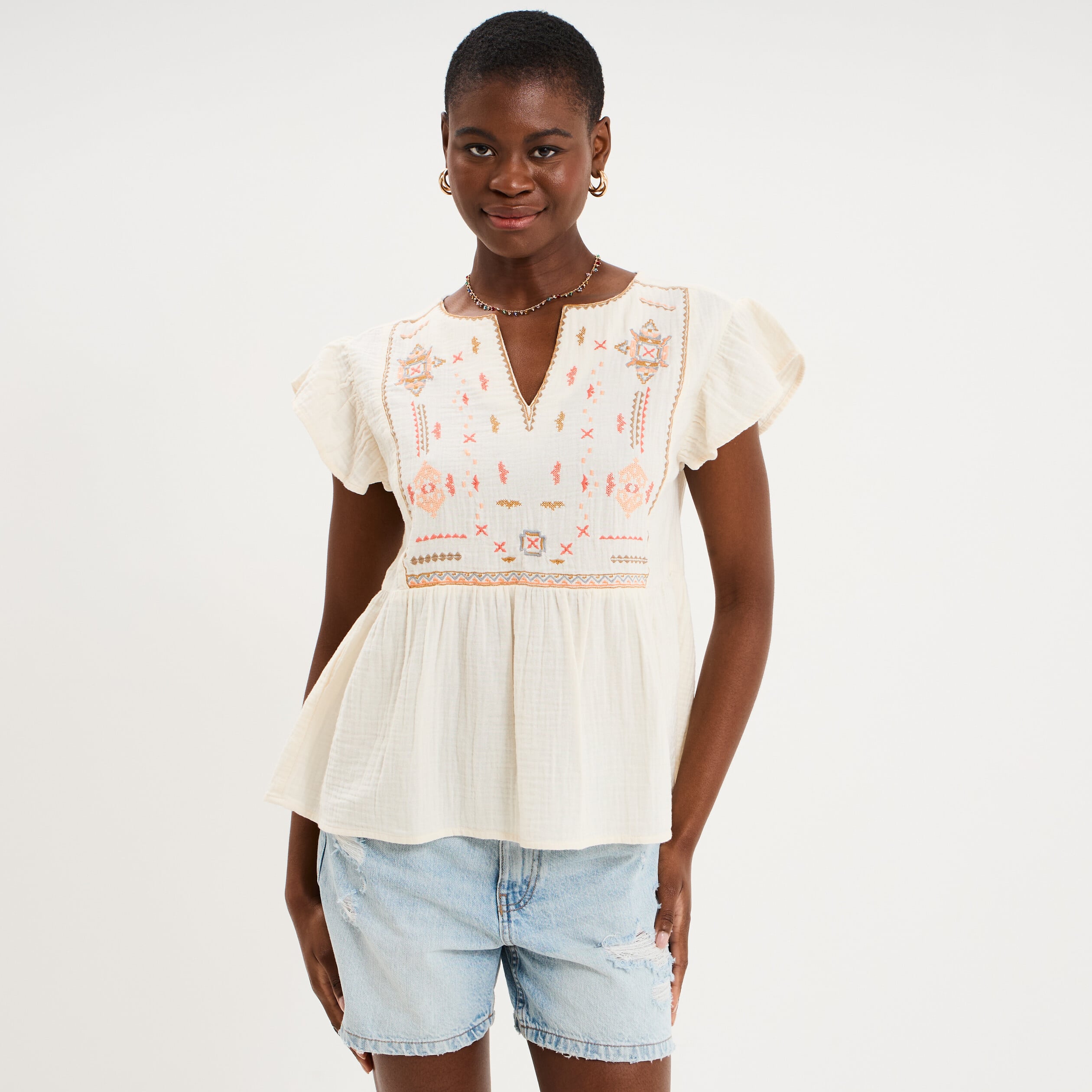 Blouse brod&eacute;e manches volants coton creme femme