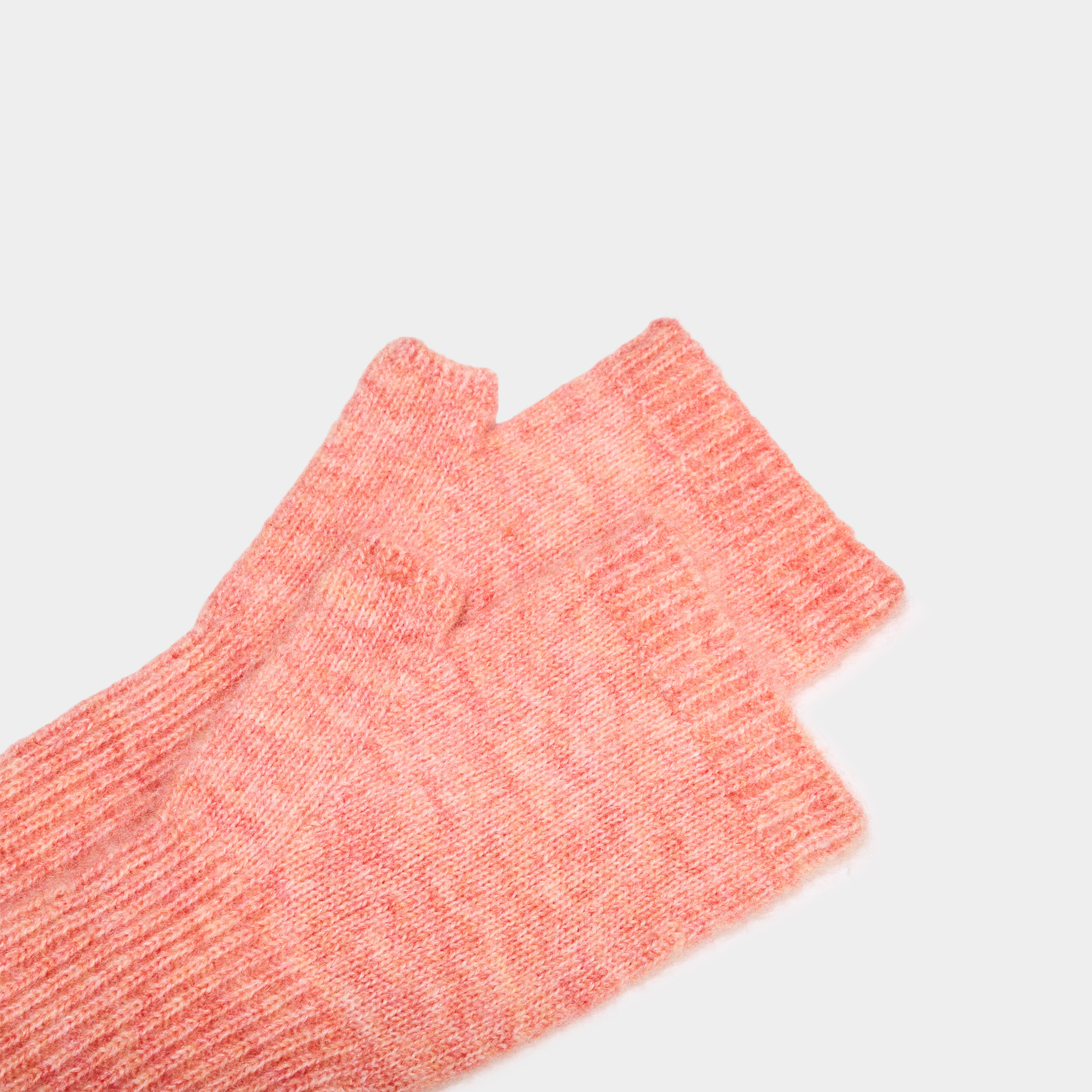 Mitaines longues en maille c&ocirc;tel&eacute;e rose corail femme