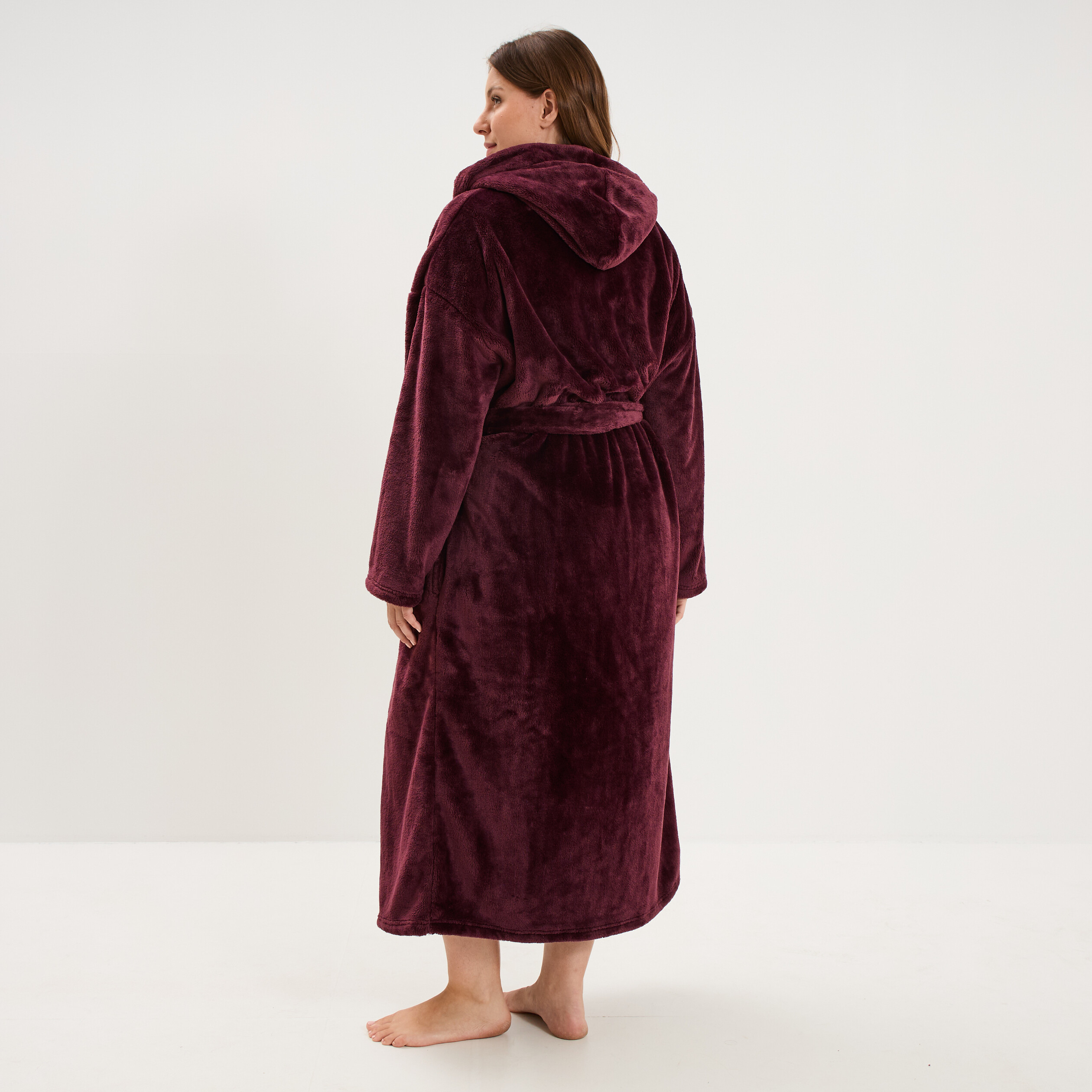 Peignoir velours long &agrave; capuche prune femme grande taille