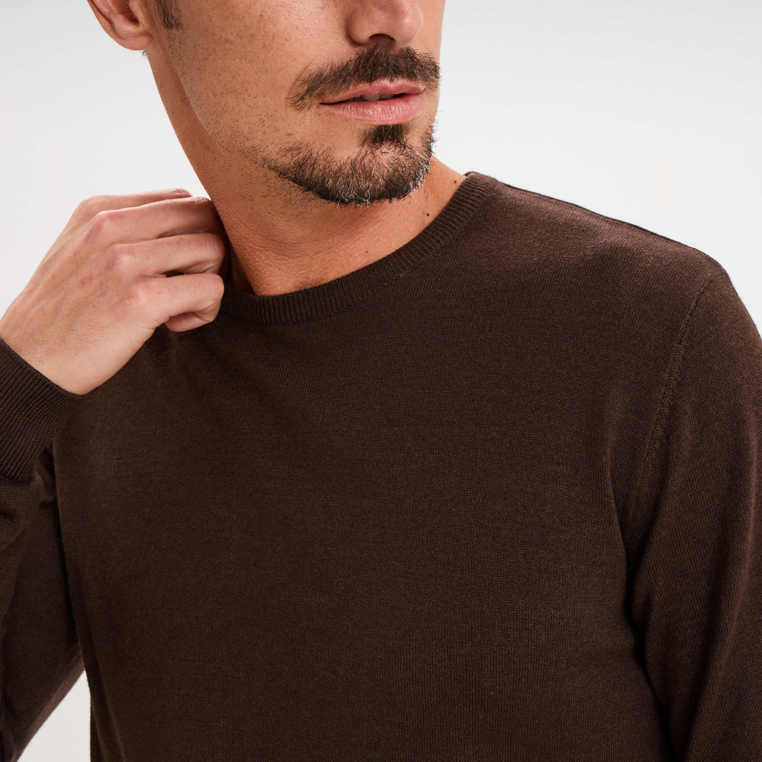 Pull droit col rond coton m&eacute;lang&eacute; marron fonc&eacute; homme