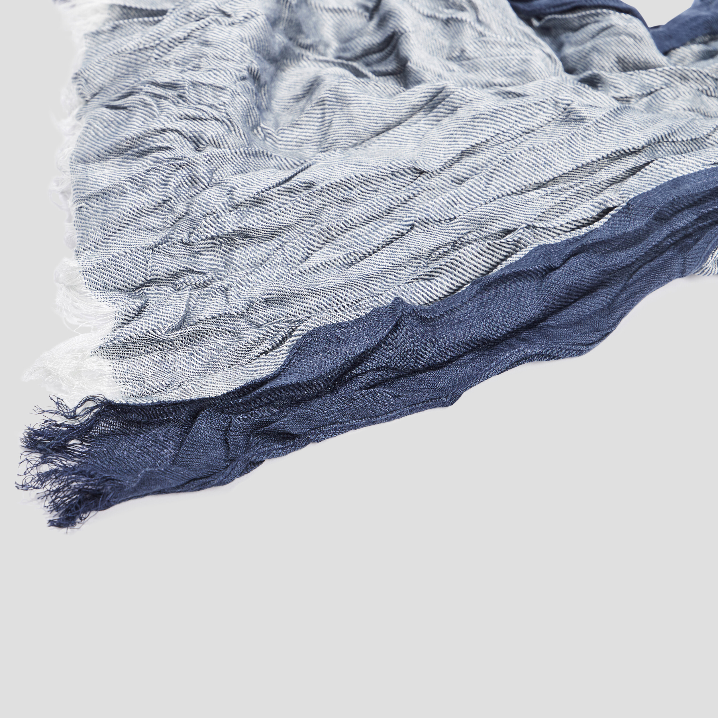 foulard effet froisse bleu marine homme Foulard effet froissé bleu marine homme