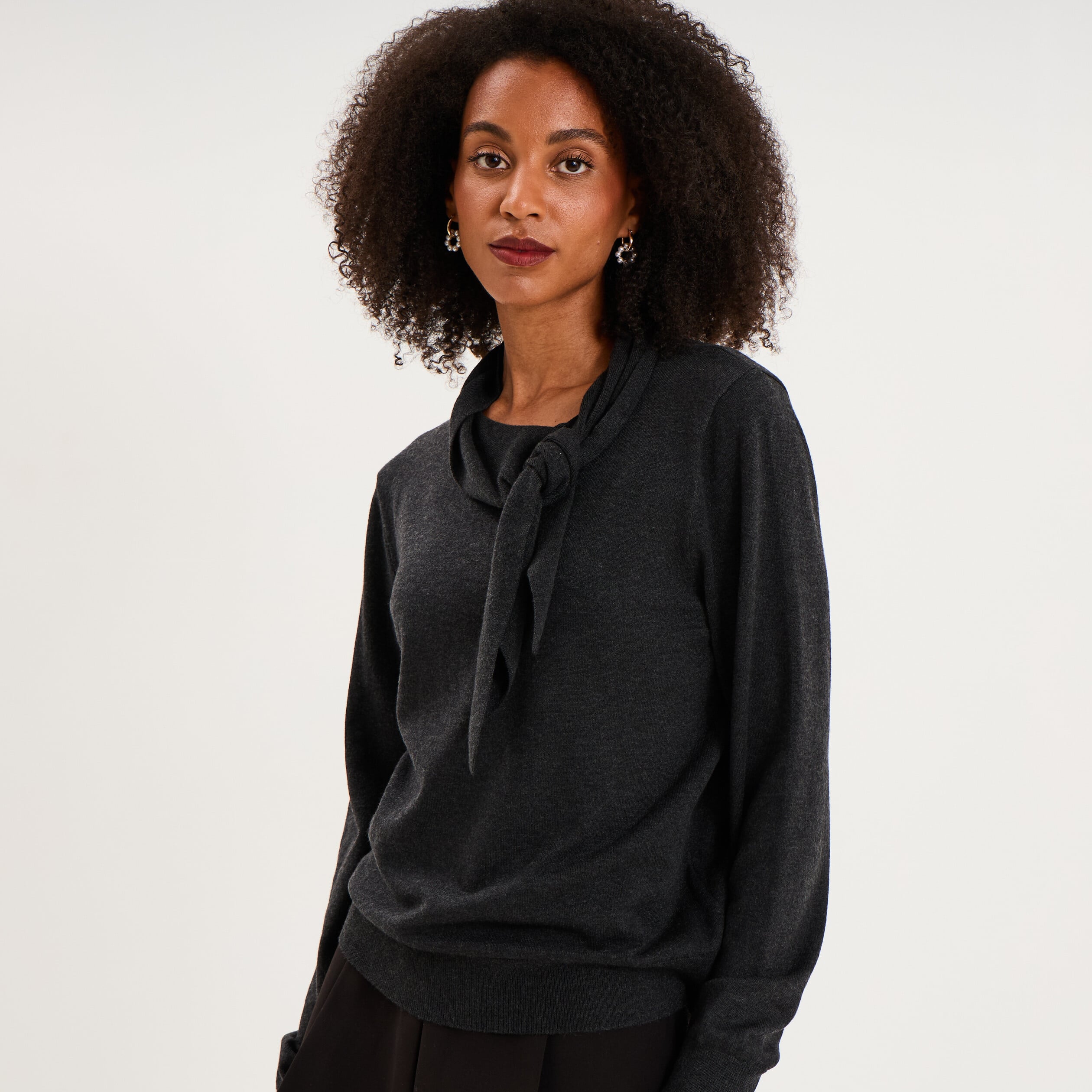 Pull fin col &eacute;charpe manches longues gris fonc&eacute; femme