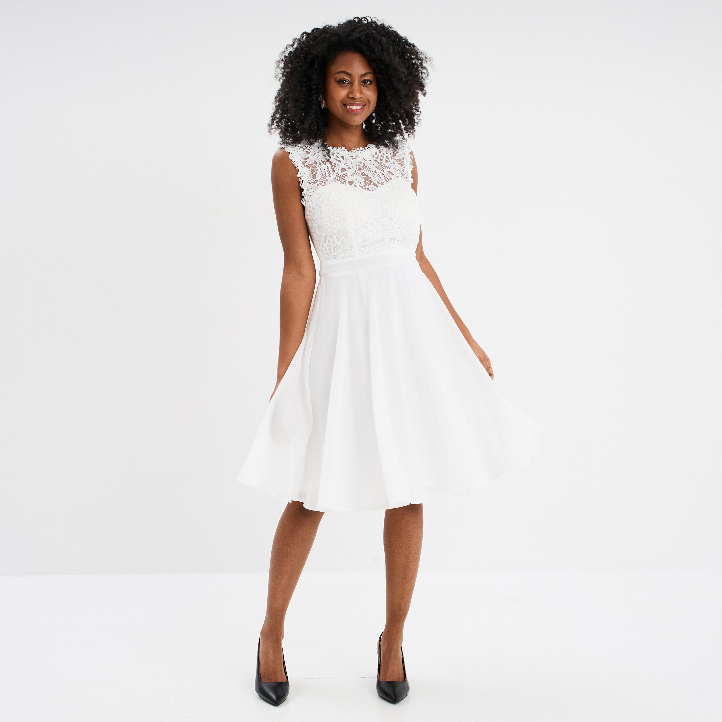 Robe courte buste dentelle sans manches blanc femme