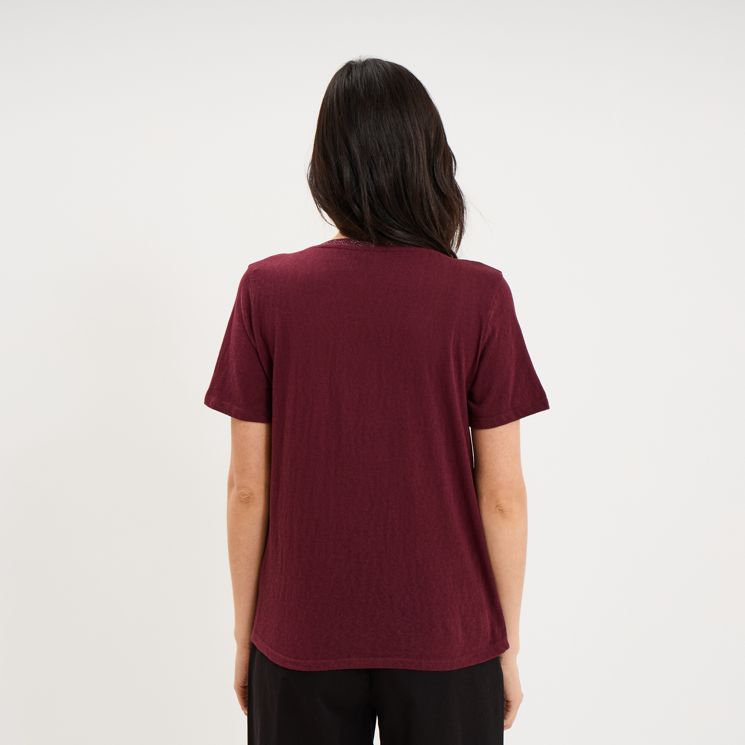 T-shirt col en V manches courtes violet fonc&eacute; femme