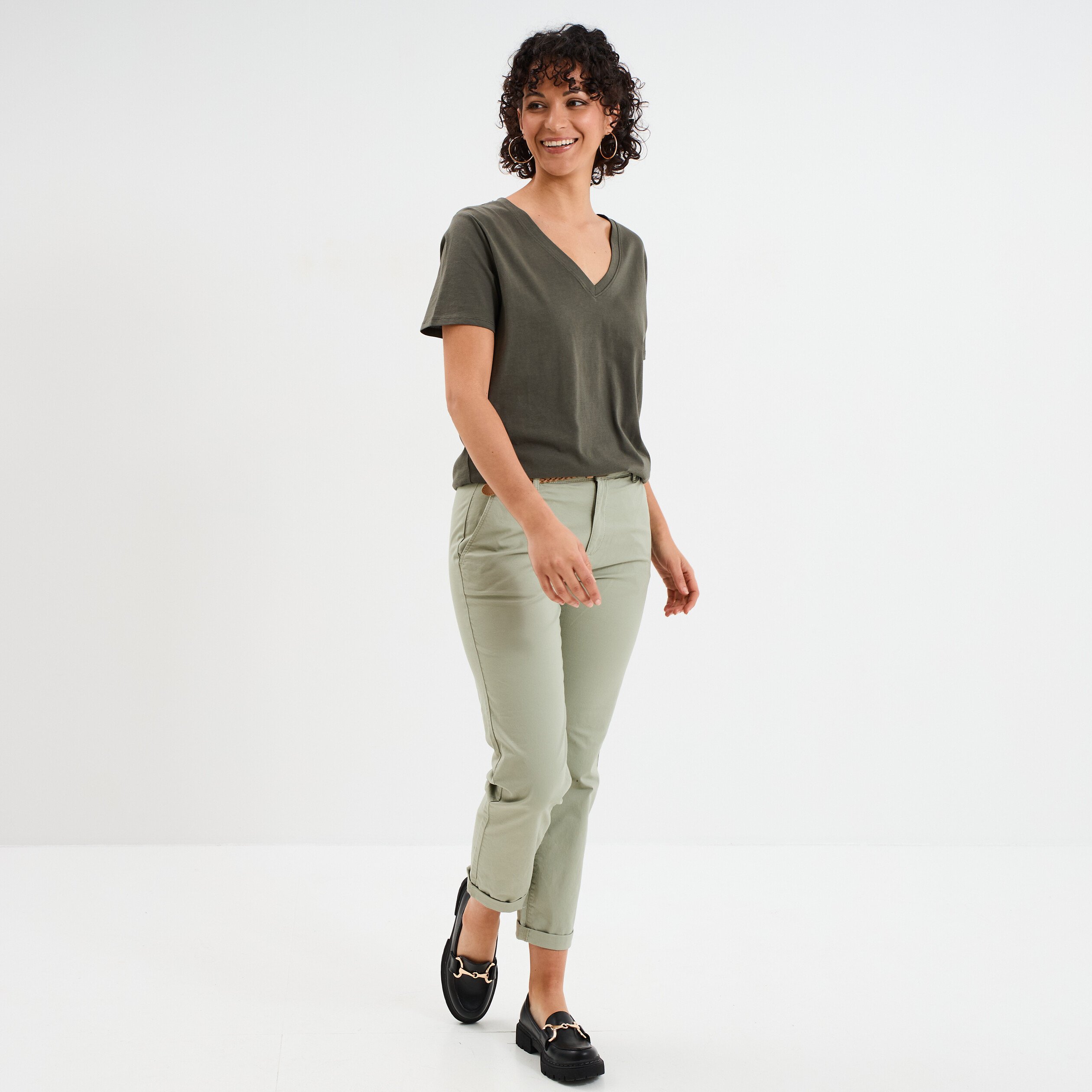 t shirt manches courtes col en v coton vert kaki femme T-shirt manches courtes col en V coton vert kaki femme
