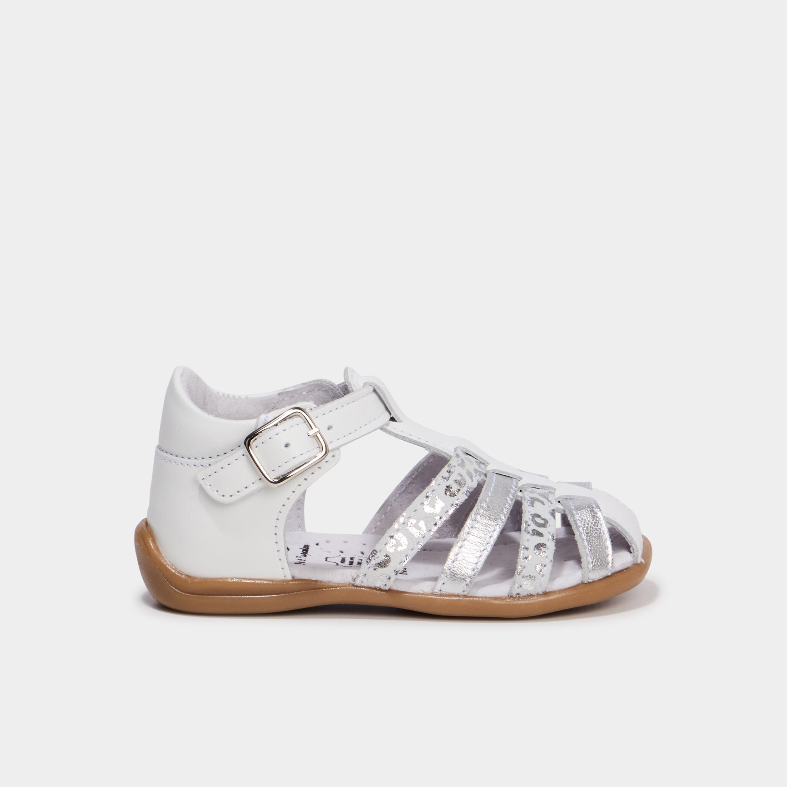 Sandales en cuir blanc b&eacute;b&eacute; fille