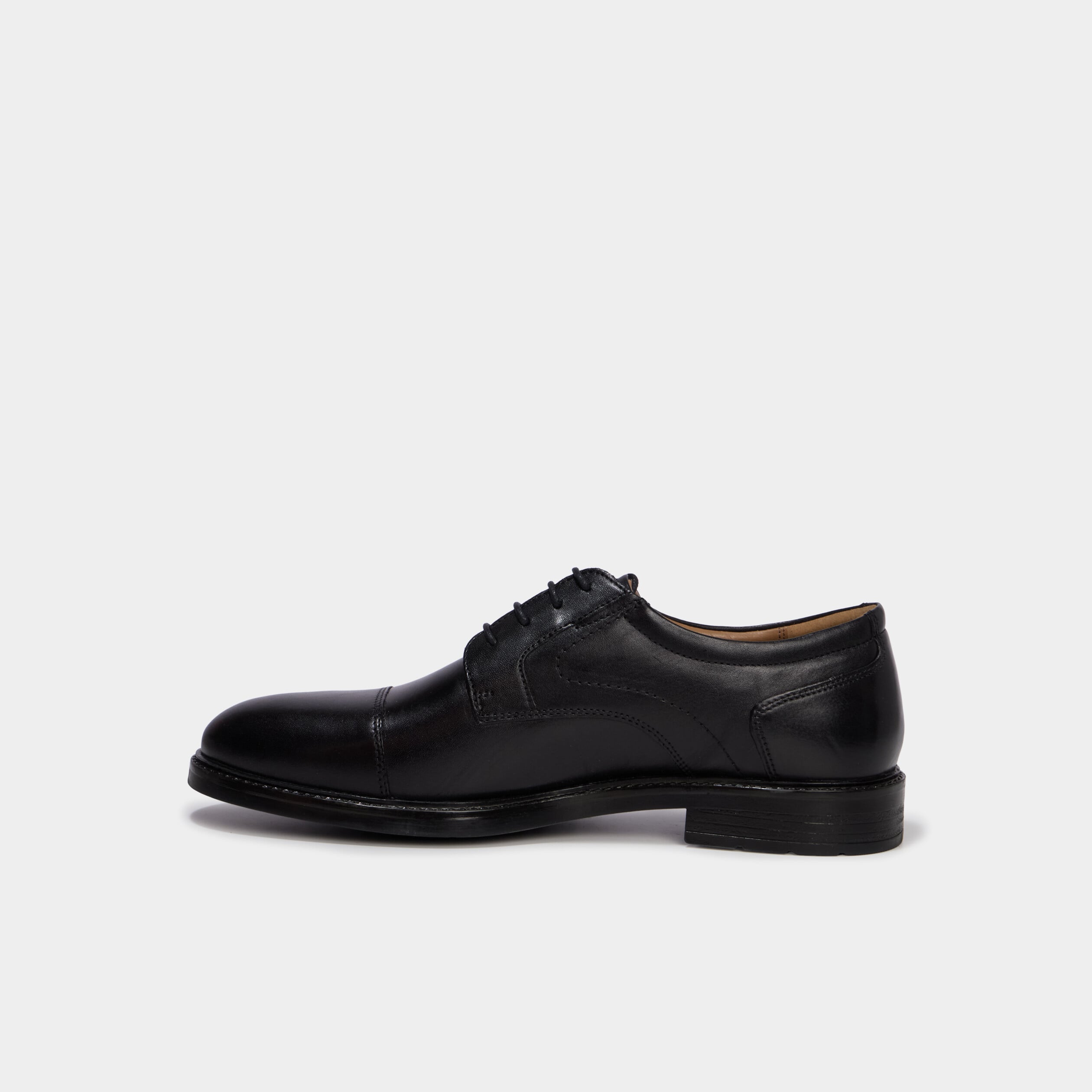Derbies en cuir &agrave; bout rond noir homme