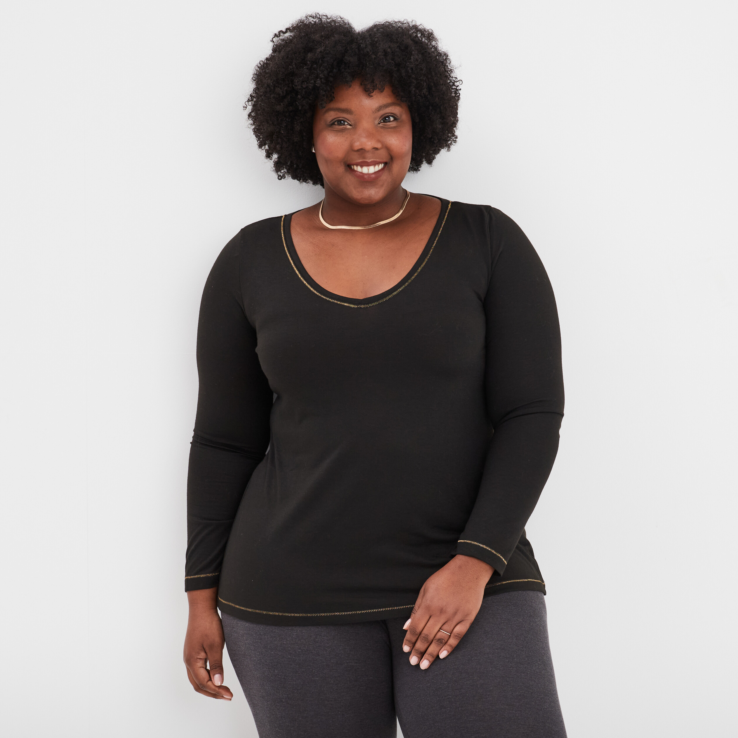 t shirt col en v manches longues noir femmegt T-shirt col en V manches longues noir femme grande taille