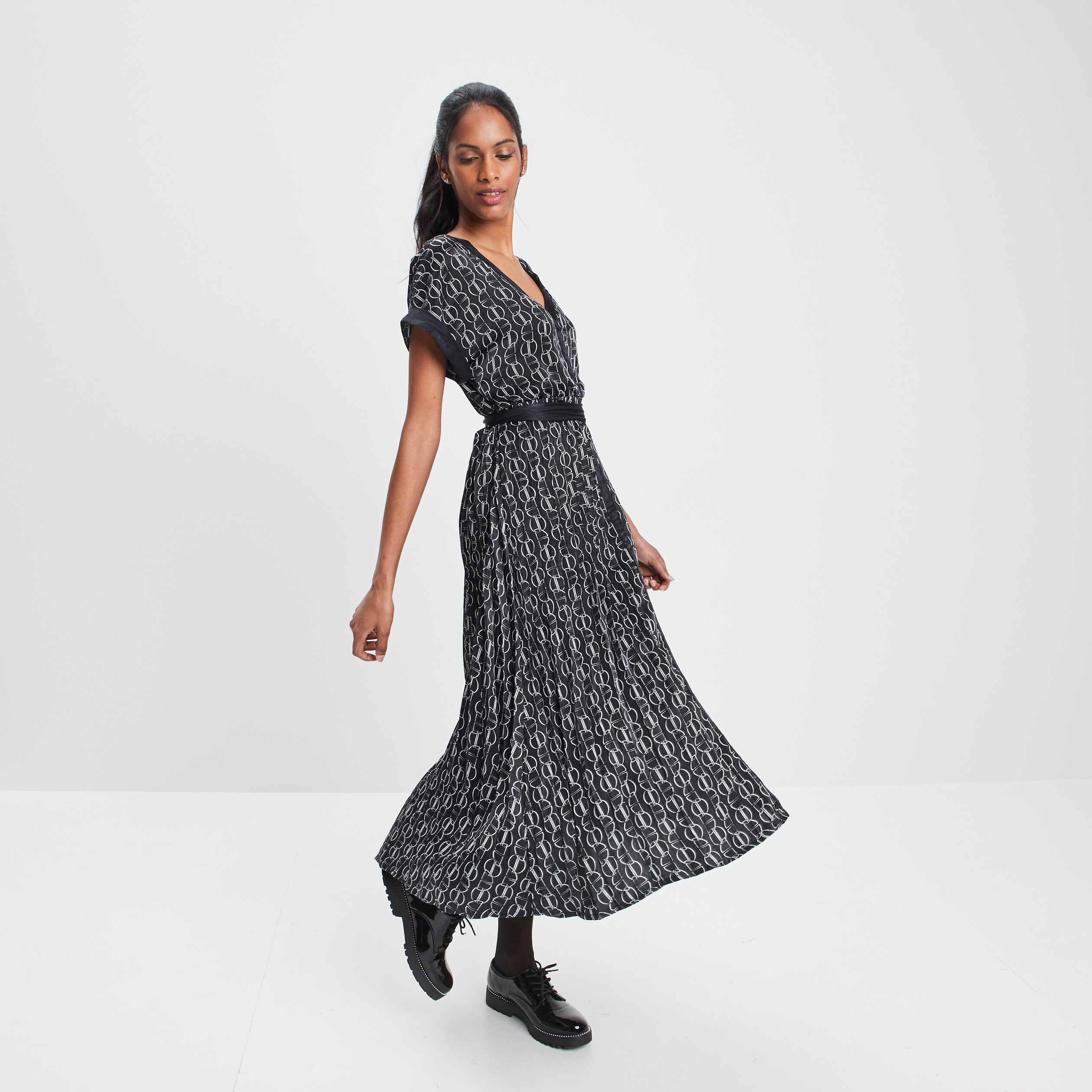 robe patineuse longue ceinturee noir femme Robe patineuse longue ceinturée noir femme