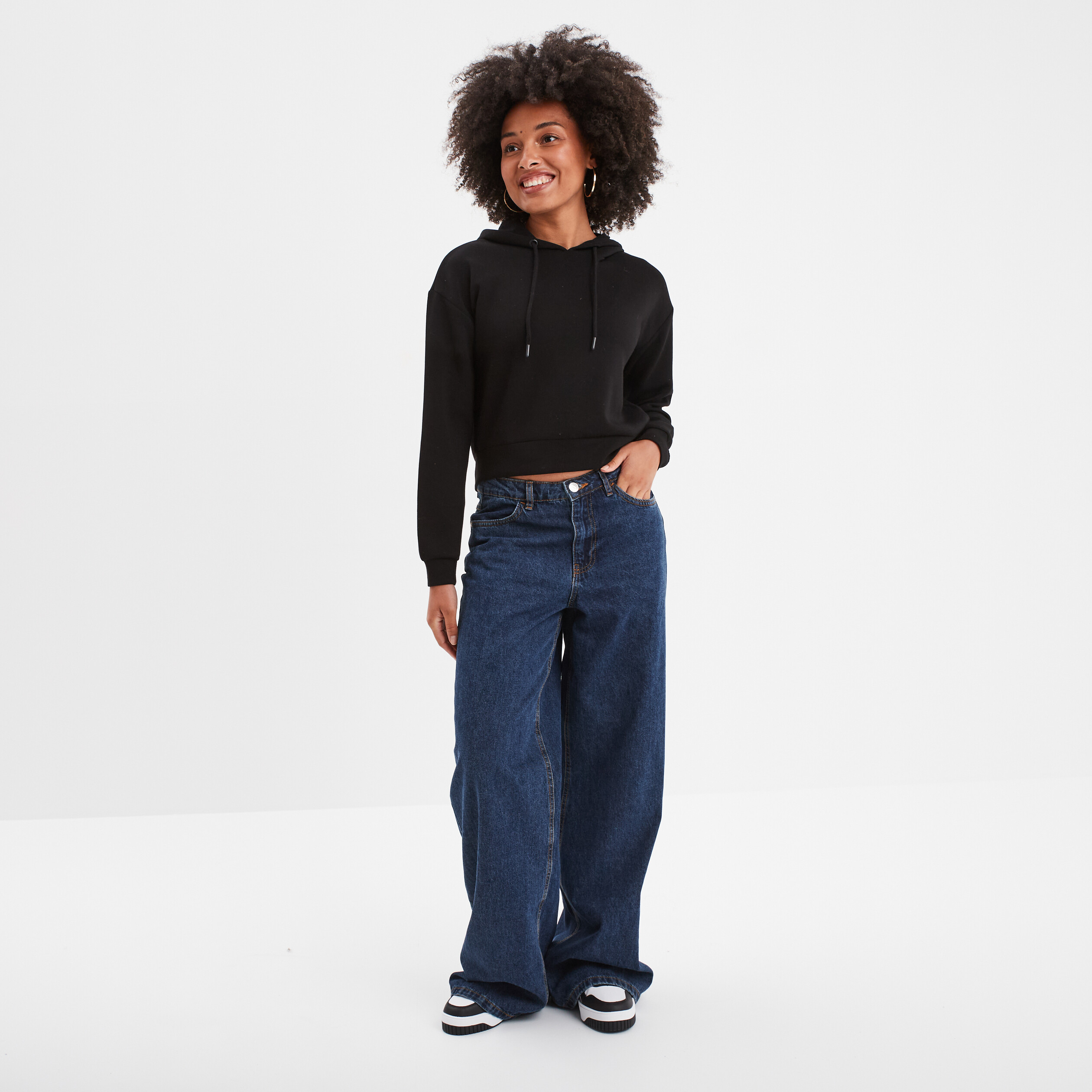 sweat a capuche hoodie crop top coton noir femme Sweat à capuche hoodie crop top coton noir femme