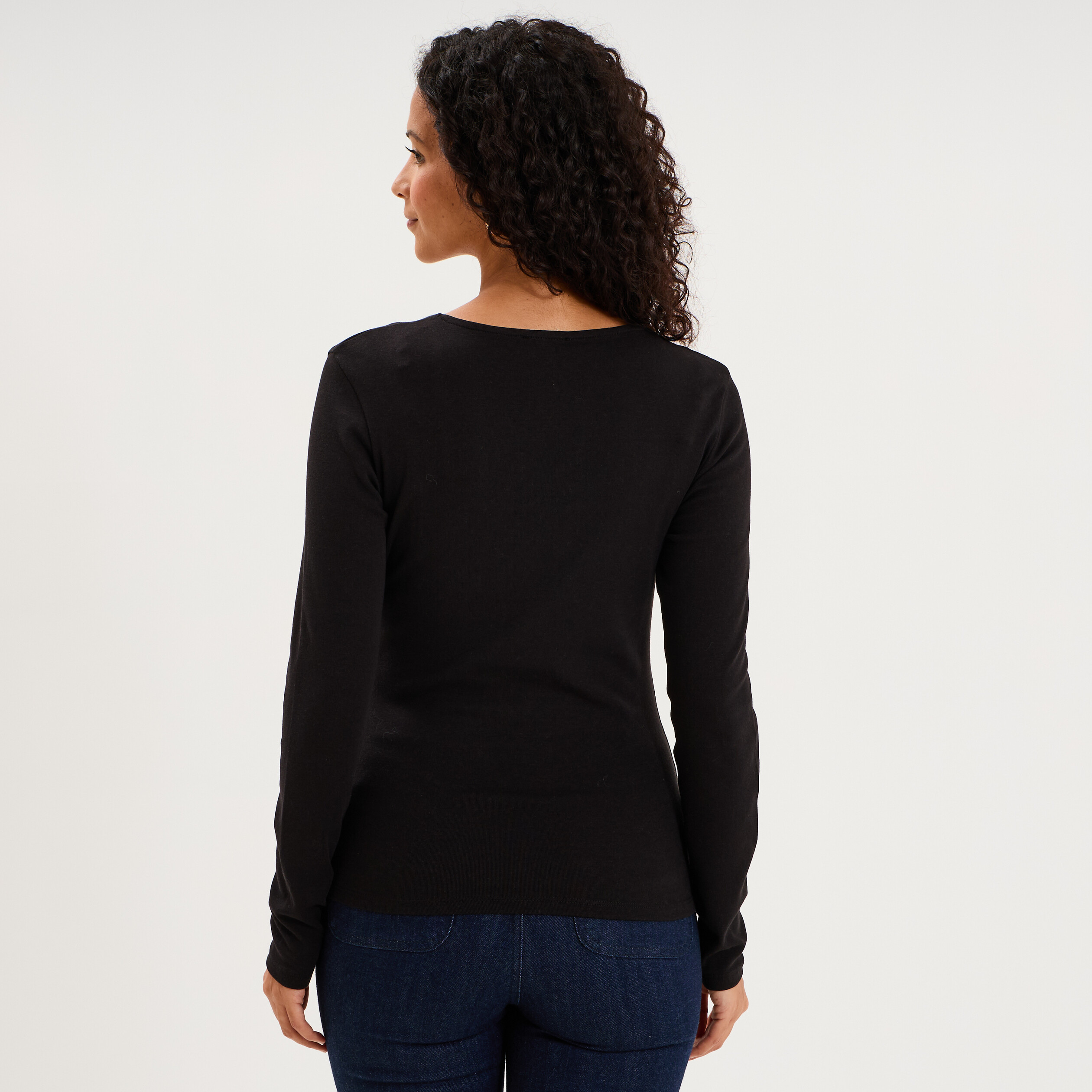 T-shirt ajust&eacute; encolure carr&eacute;e noir femme