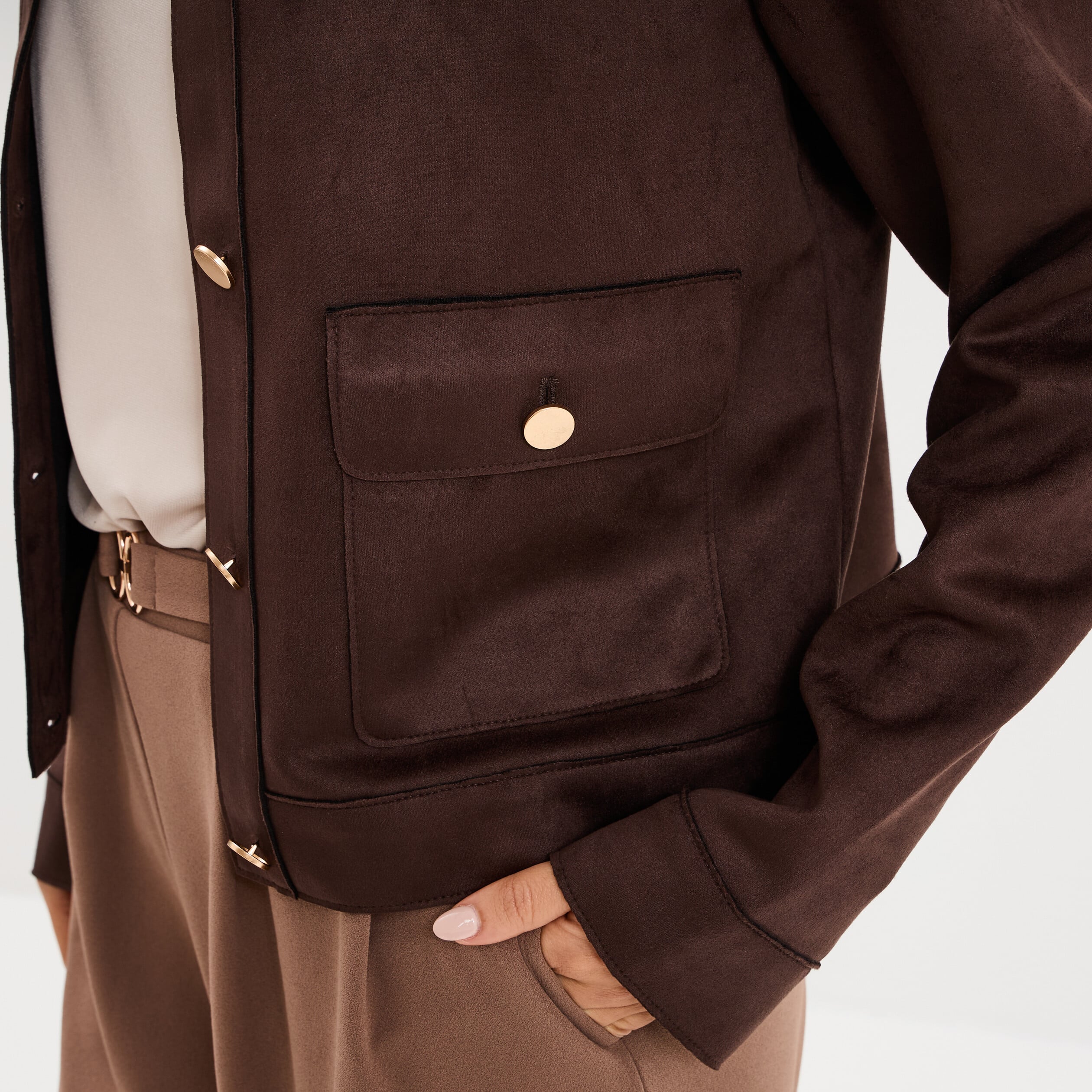 Veste boutonn&eacute;e effet su&eacute;dine marron fonc&eacute; femme