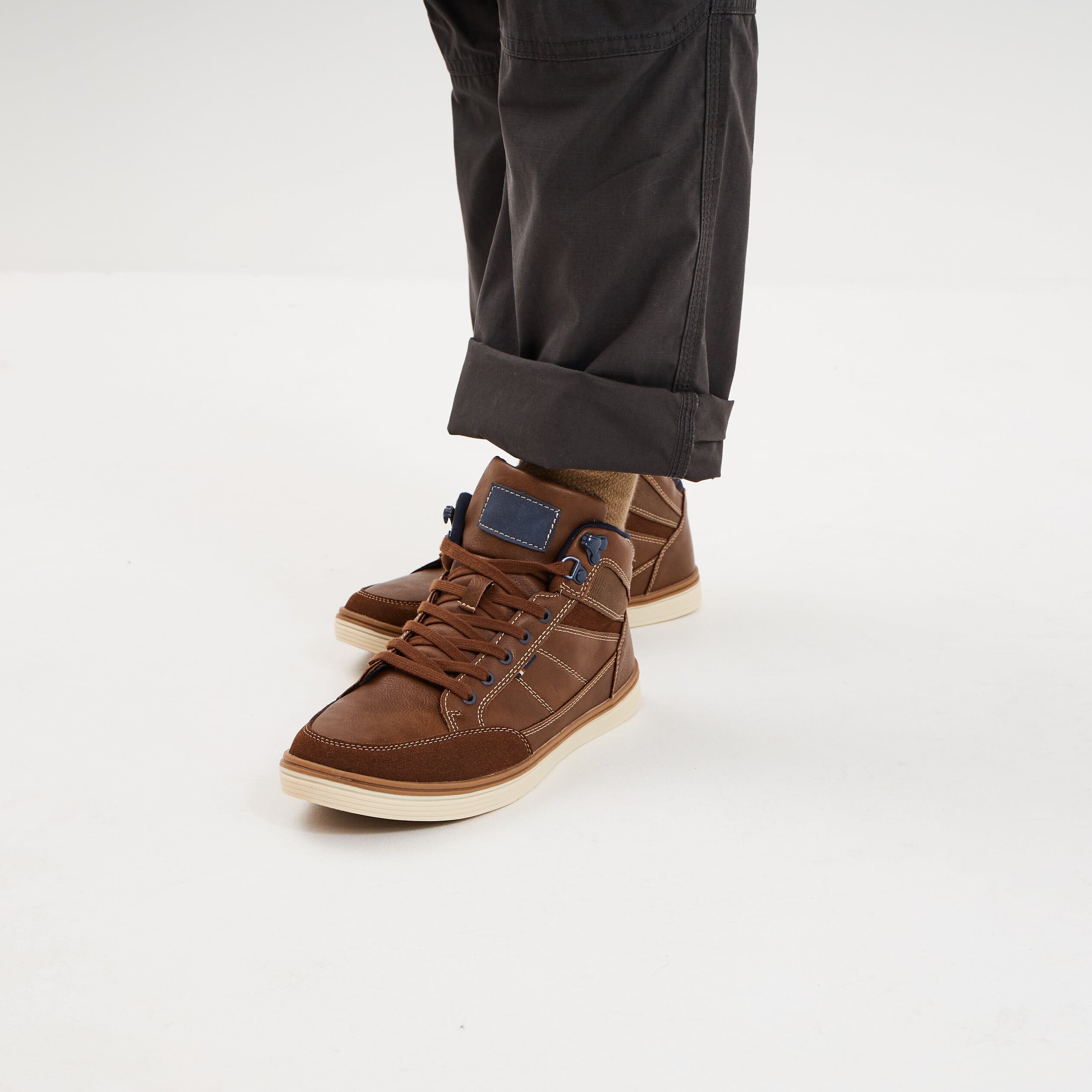Baskets montantes &agrave; lacets marron clair homme
